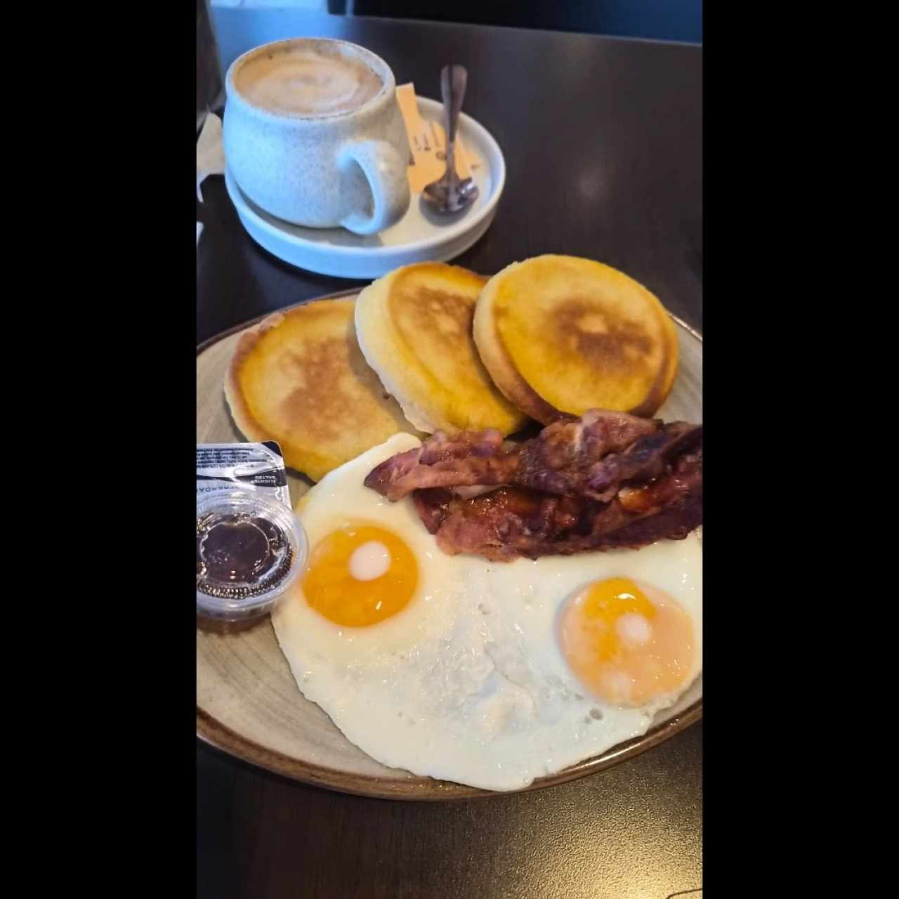 Desayunos - Pancake con Sirope