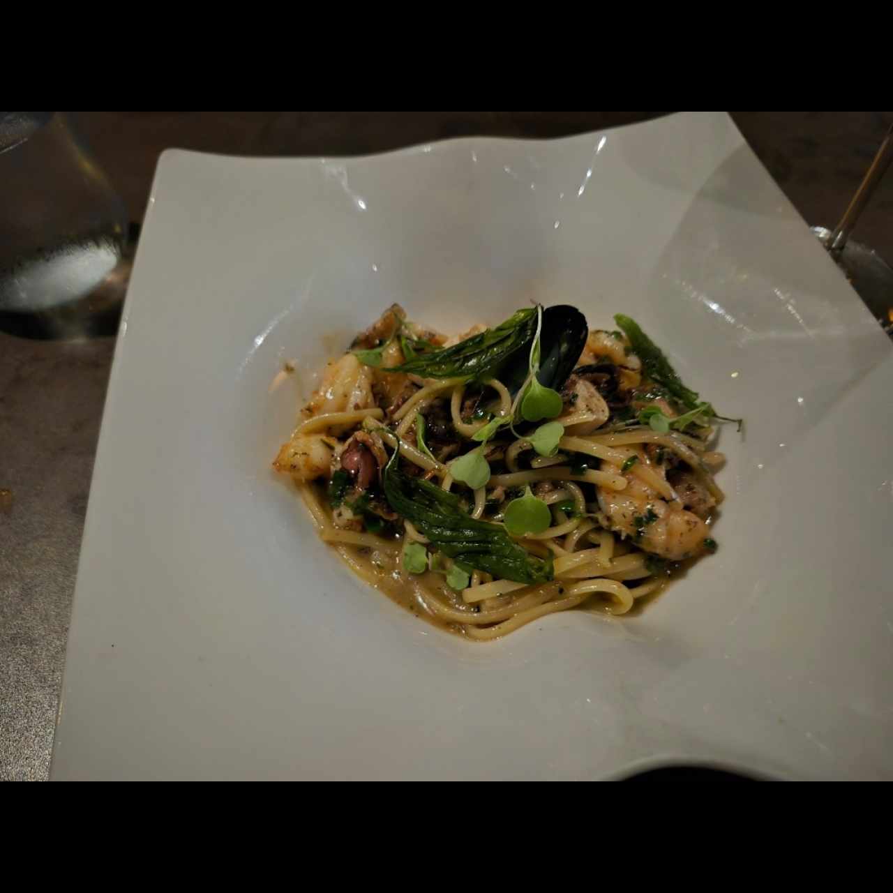 Linguini Aglio e Olio Frutto di Mare