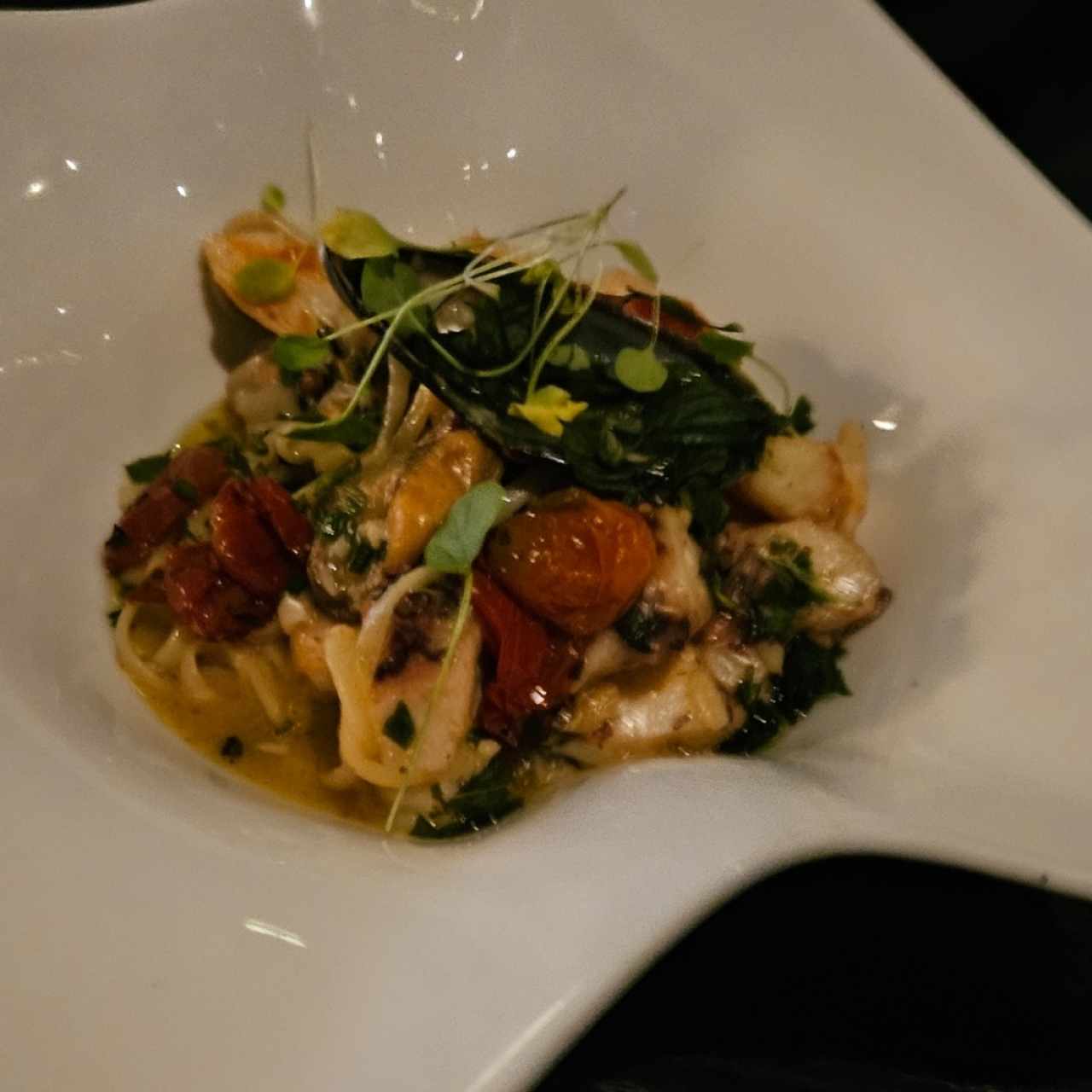 Linguini Aglio e Olio Frutto di Mare