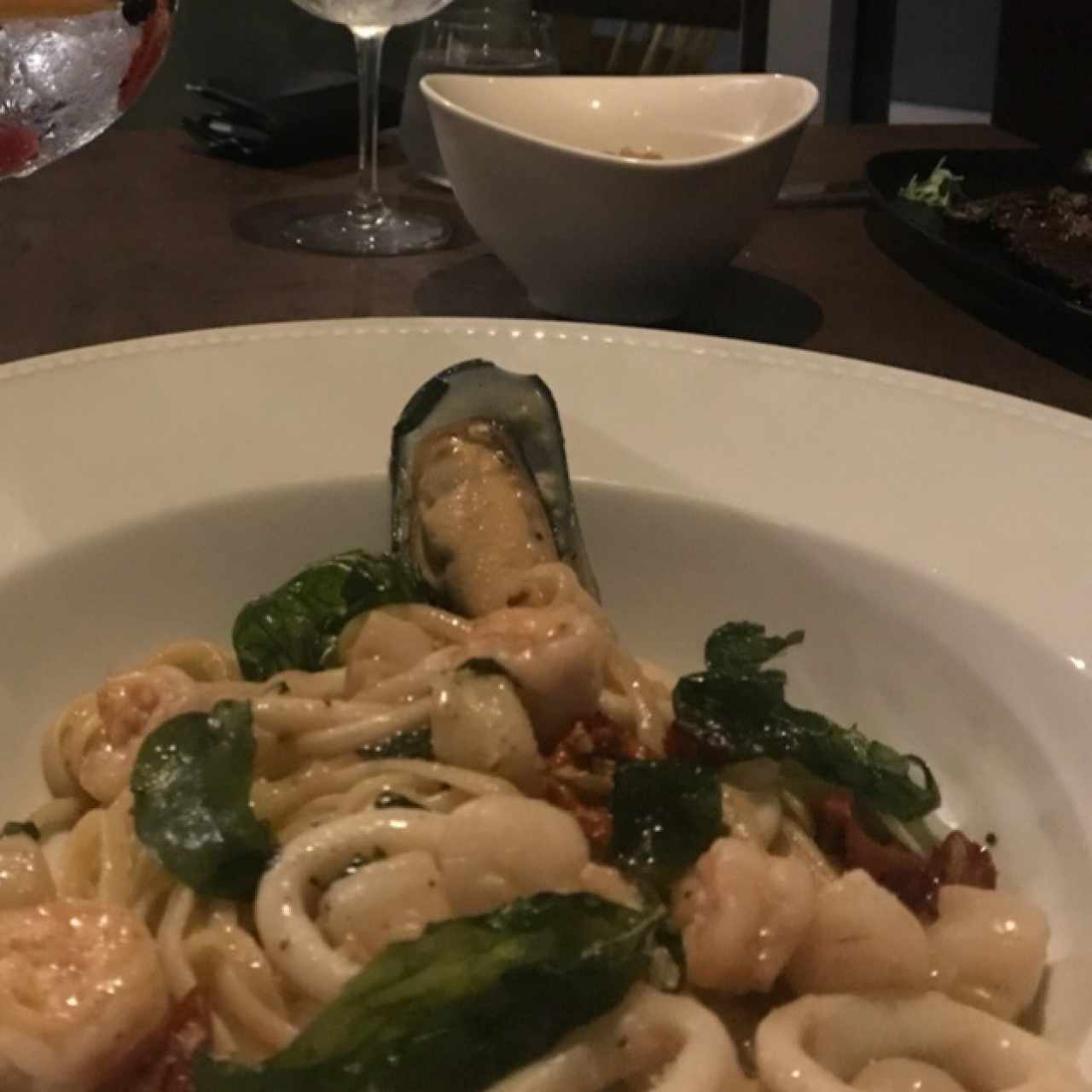 Linguini aglio e olio frutto di mare (Disponible gluten free)