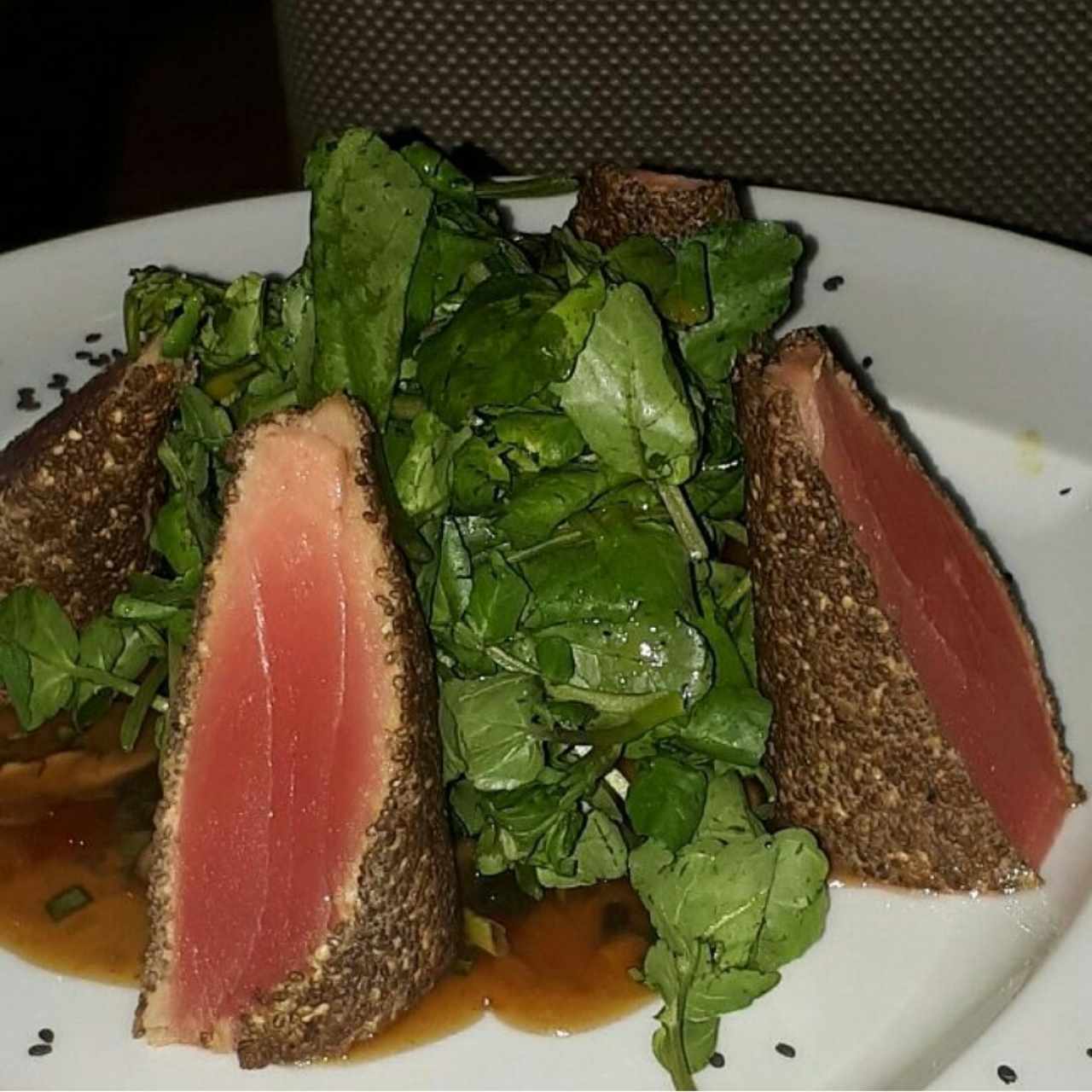 Tuna envuelta en chia