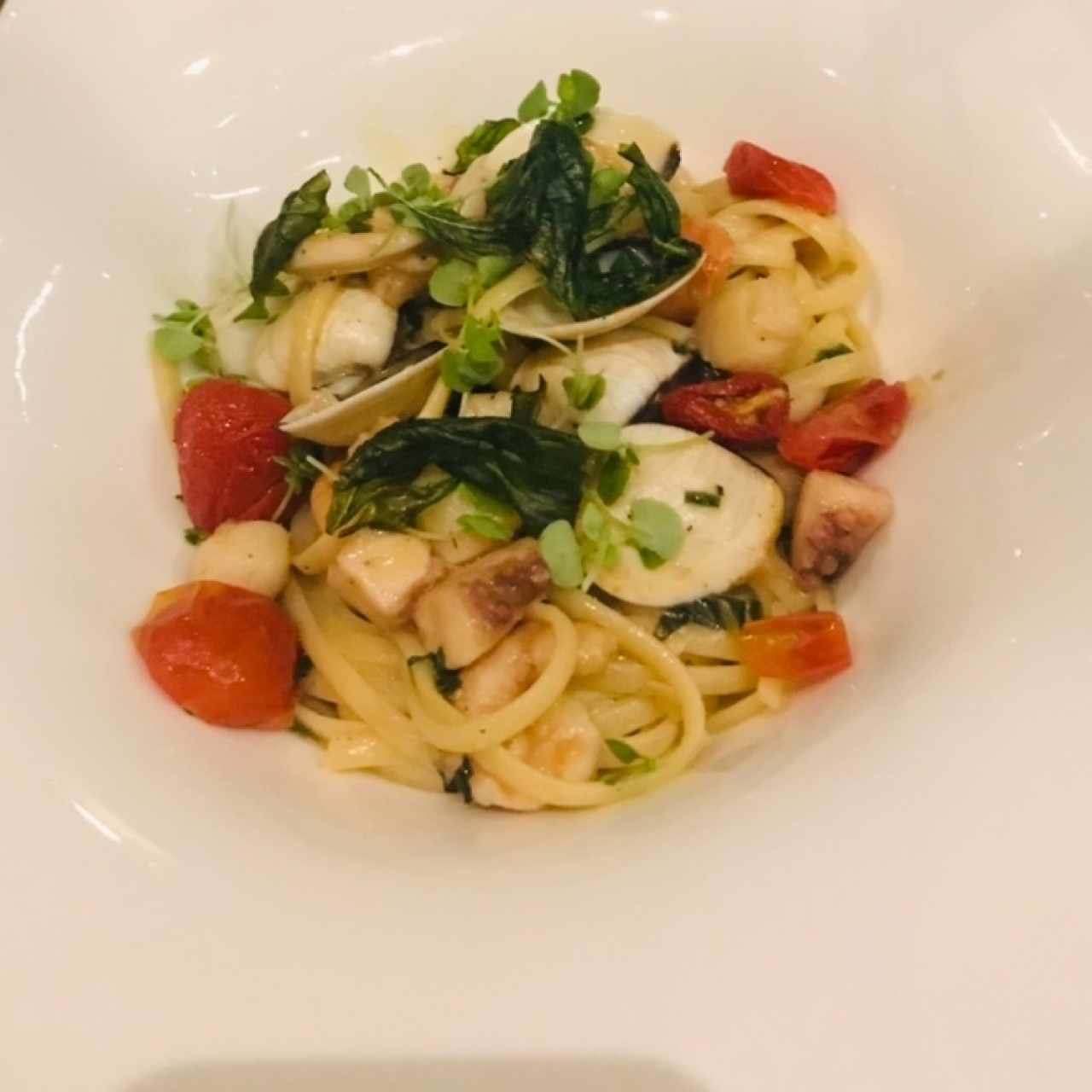 Linguini aglio e olio frutto di mare