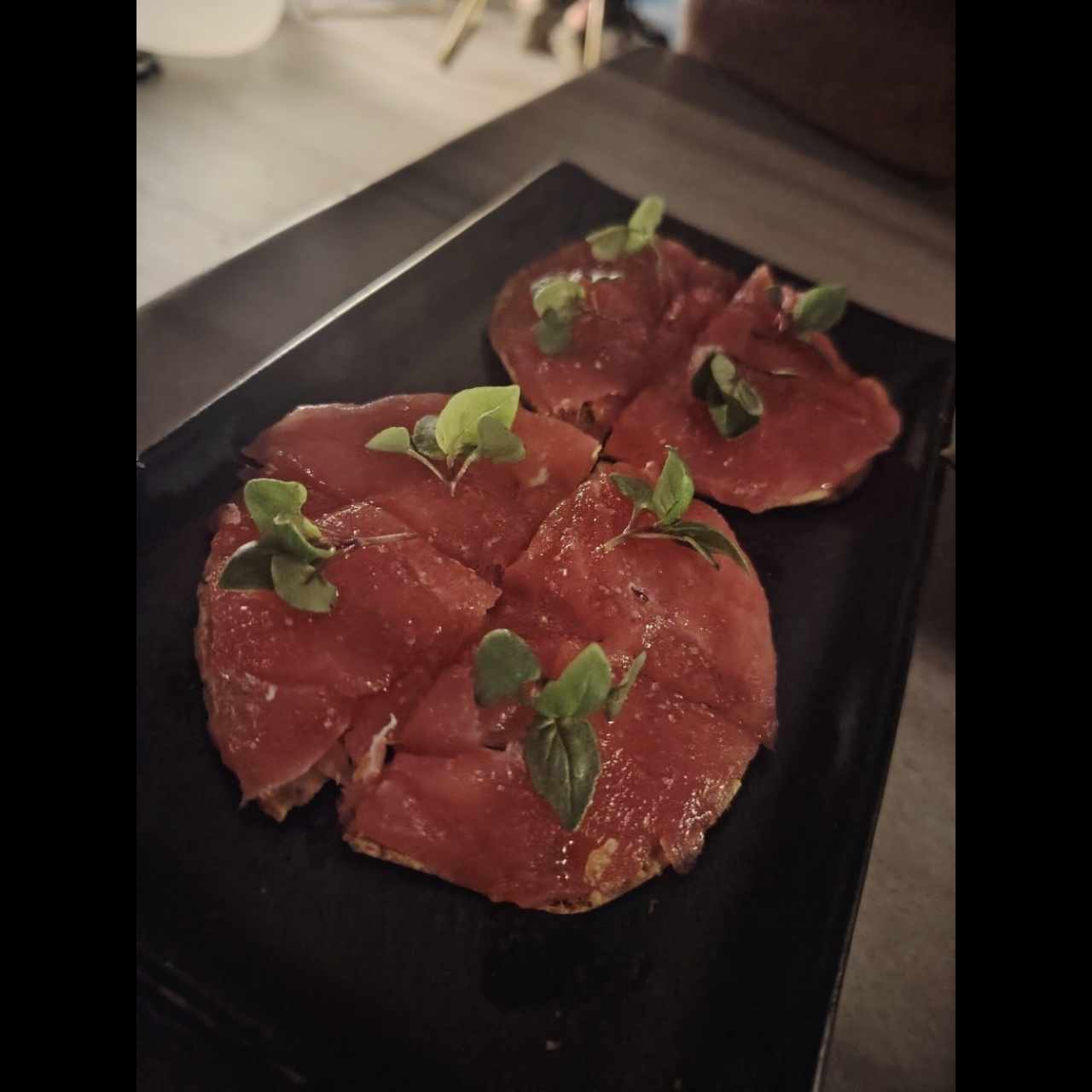 Crudos - Tuna Pizza