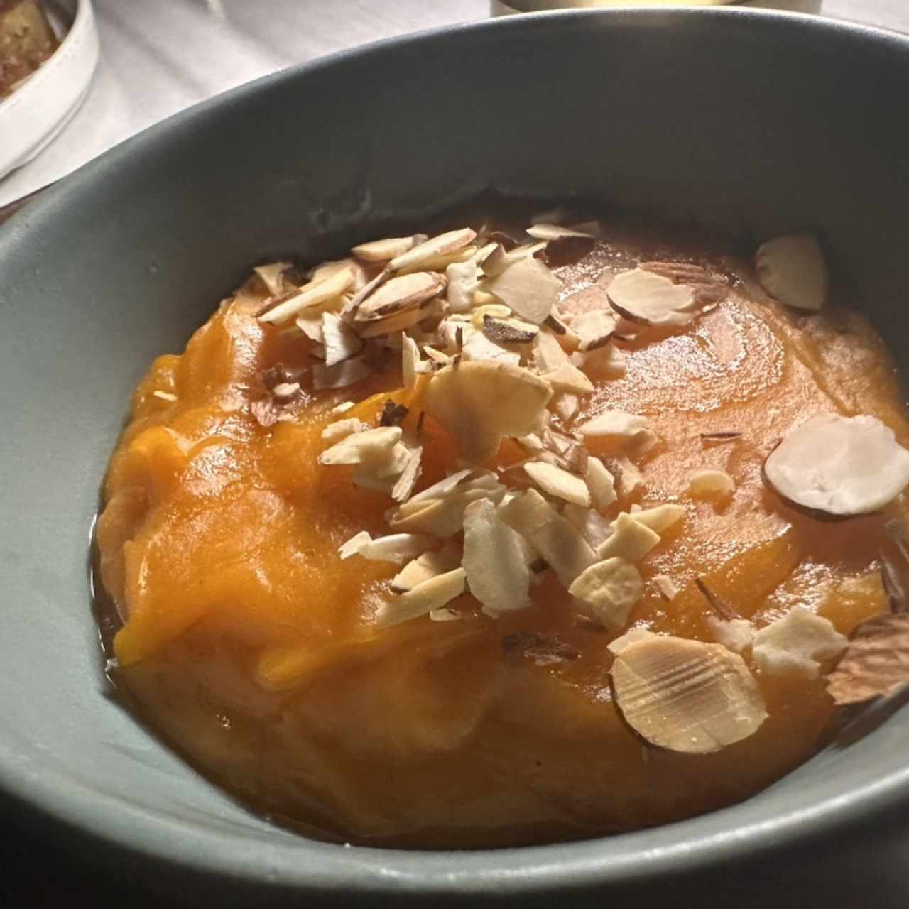 Puré Cremoso de Camote con Almendras