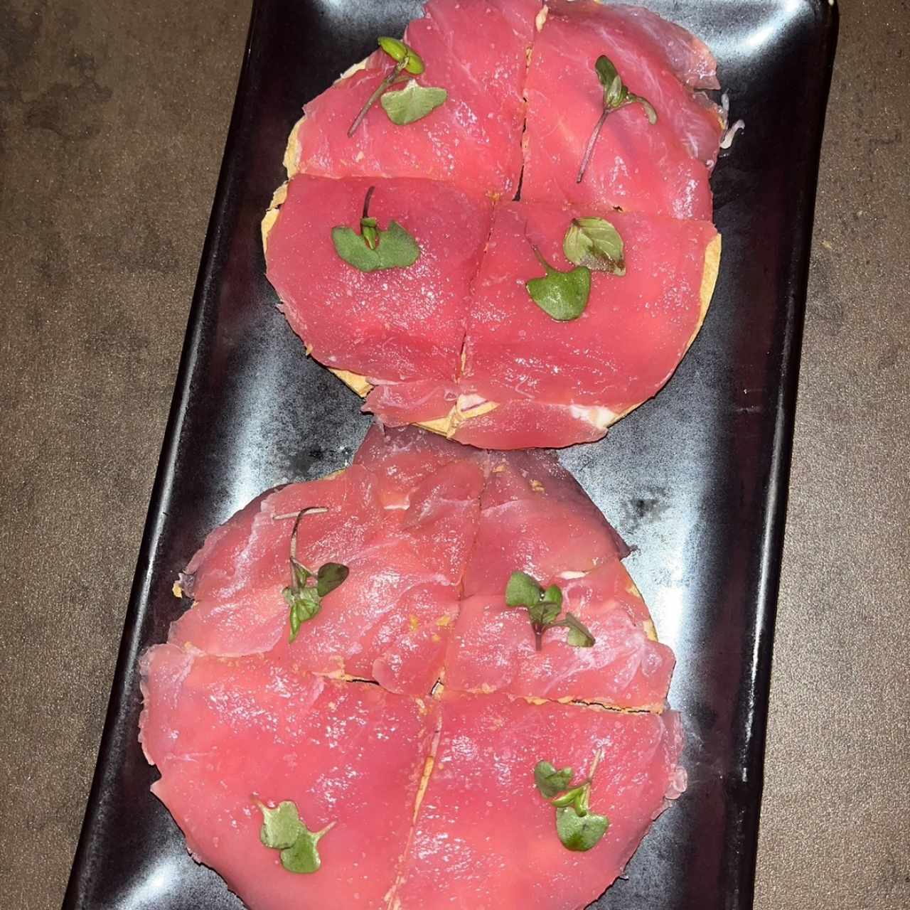 Crudos - Tuna Pizza