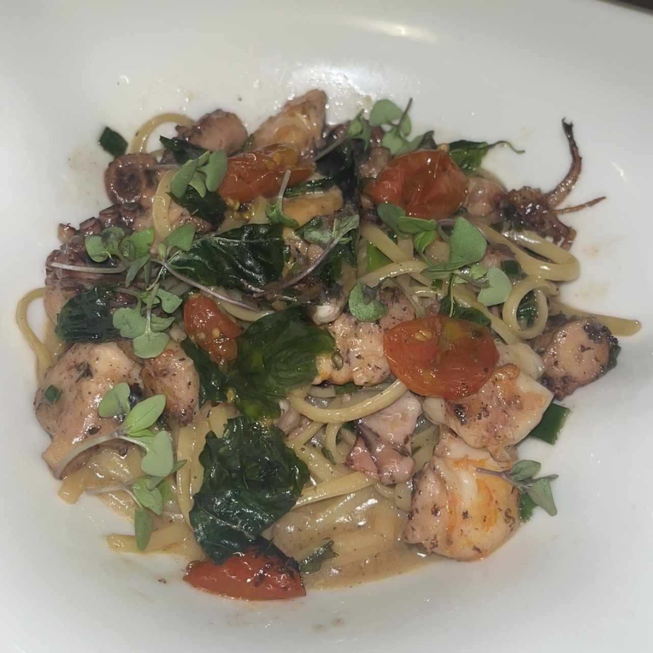 Linguini Aglio e Olio Frutto di Mare
