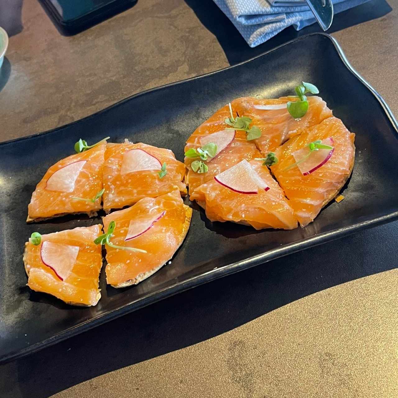 Tiradito de salmón fresco