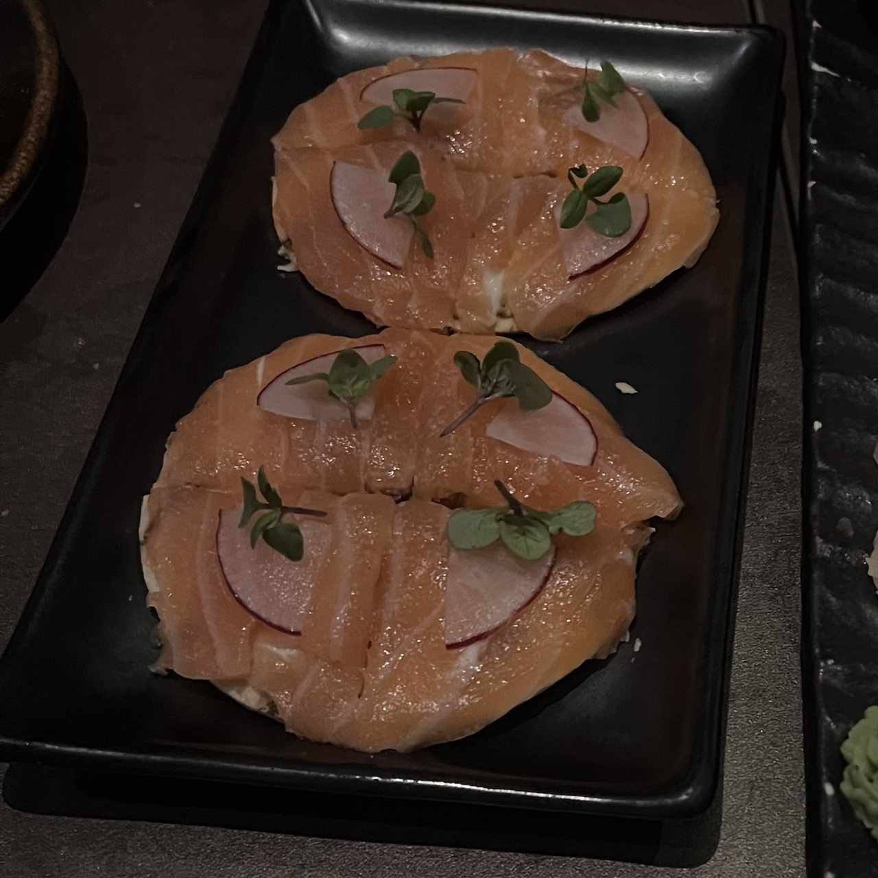 Crudos - Salmón Pizza
