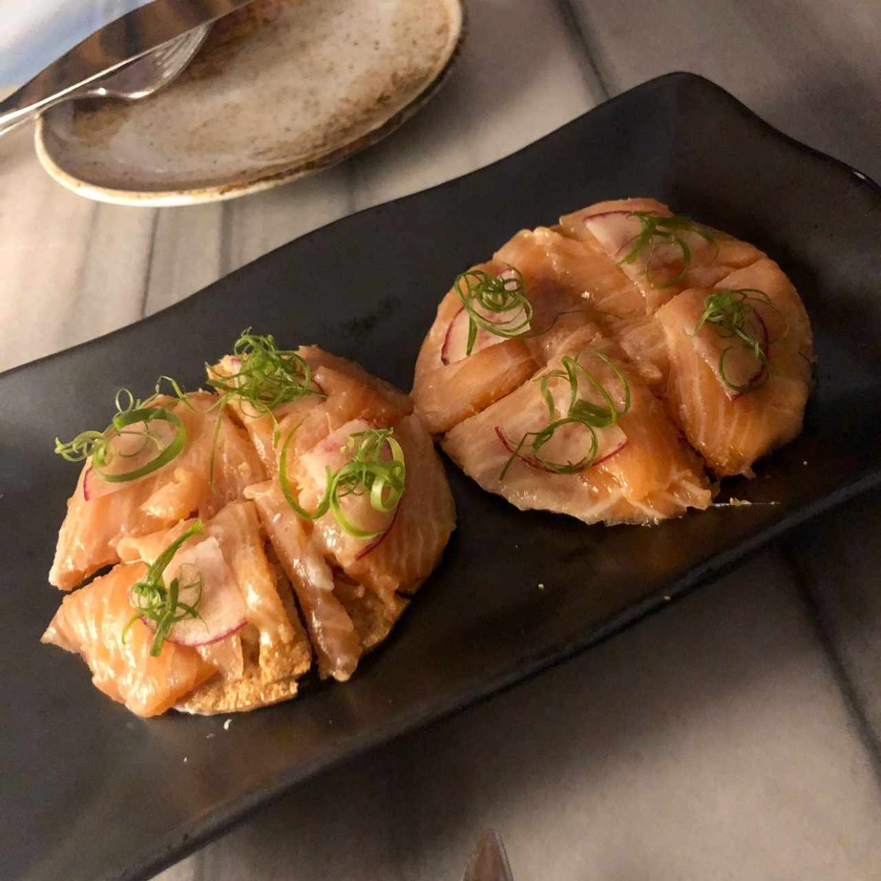 Para picar - Salmón pizza