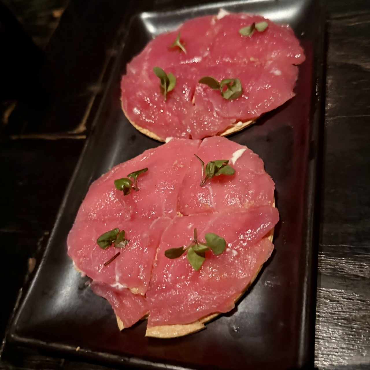 Crudos - Tuna Pizza