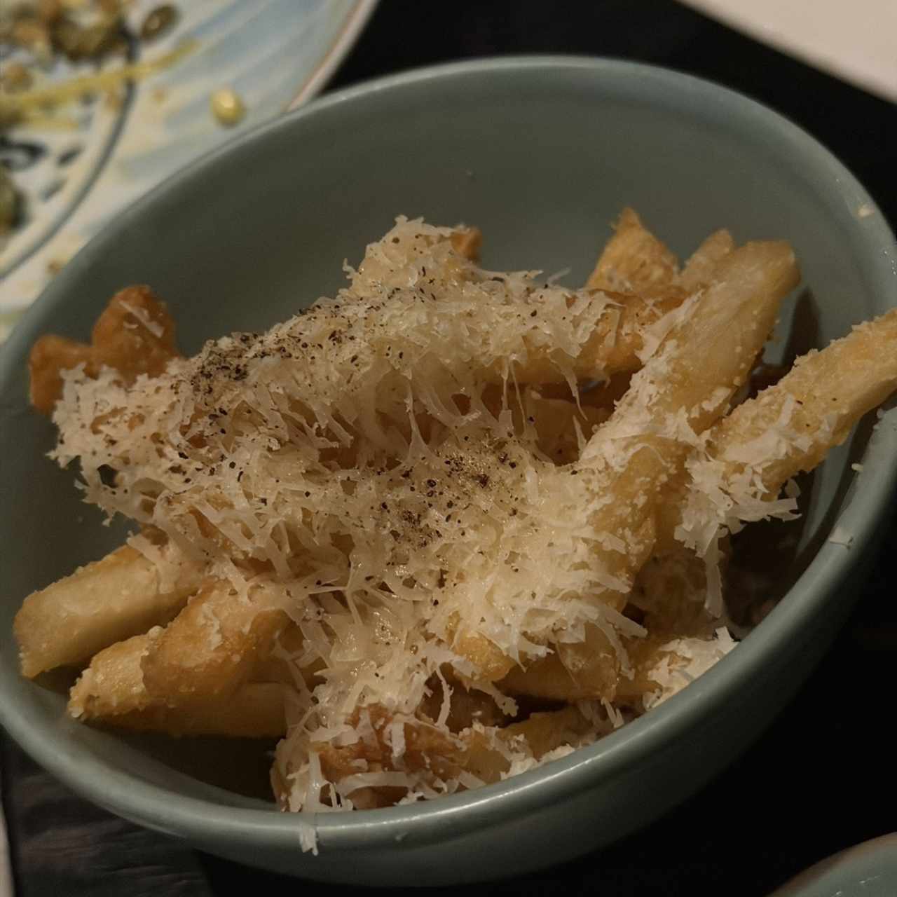 Papas Francesas con Perfume de Trufas y Granna Padano