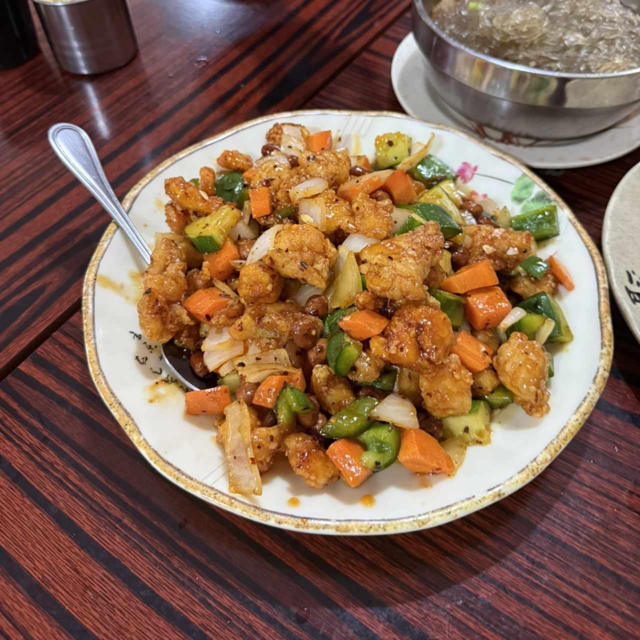 Plato salteado - Pollo Kong Pao