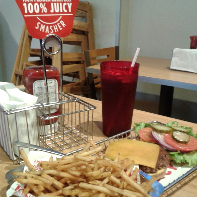 Smash Burger con Papas Smash 
