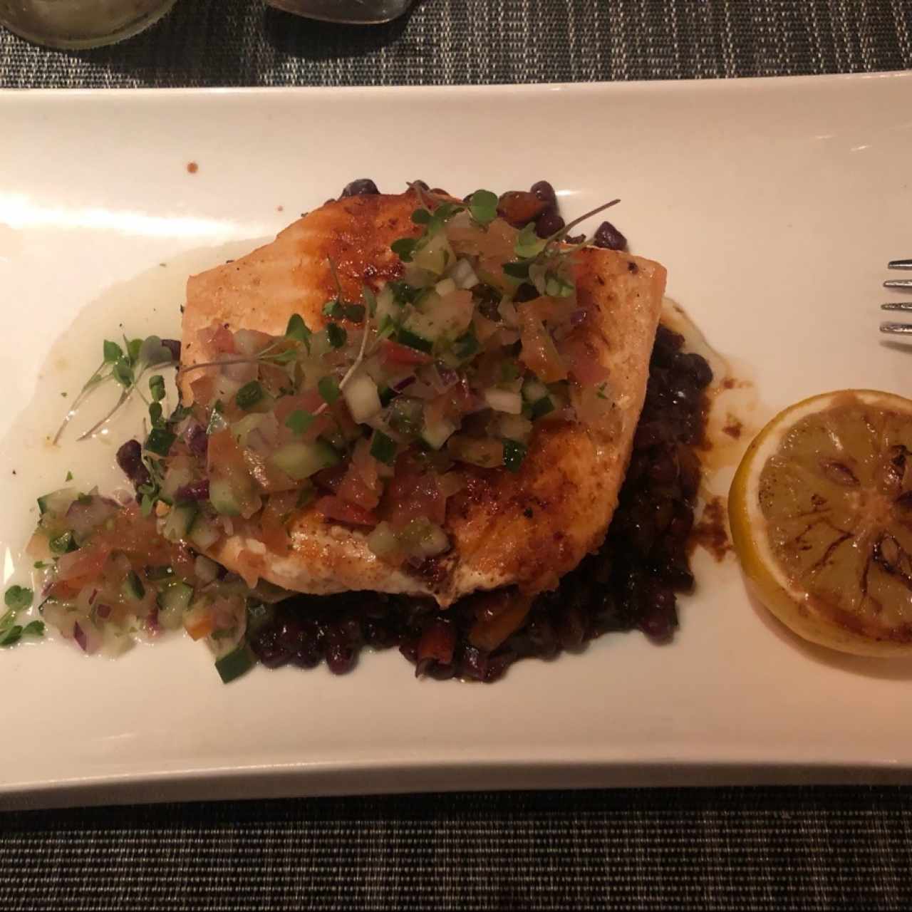 Salmón enconstrado a la caña