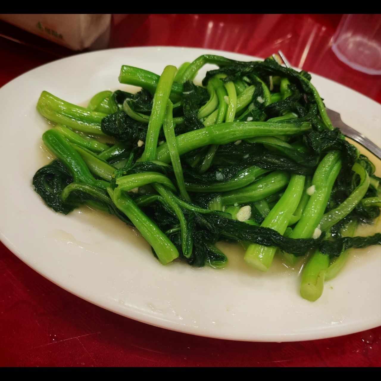 Hoja de mostaza blanca con ajo