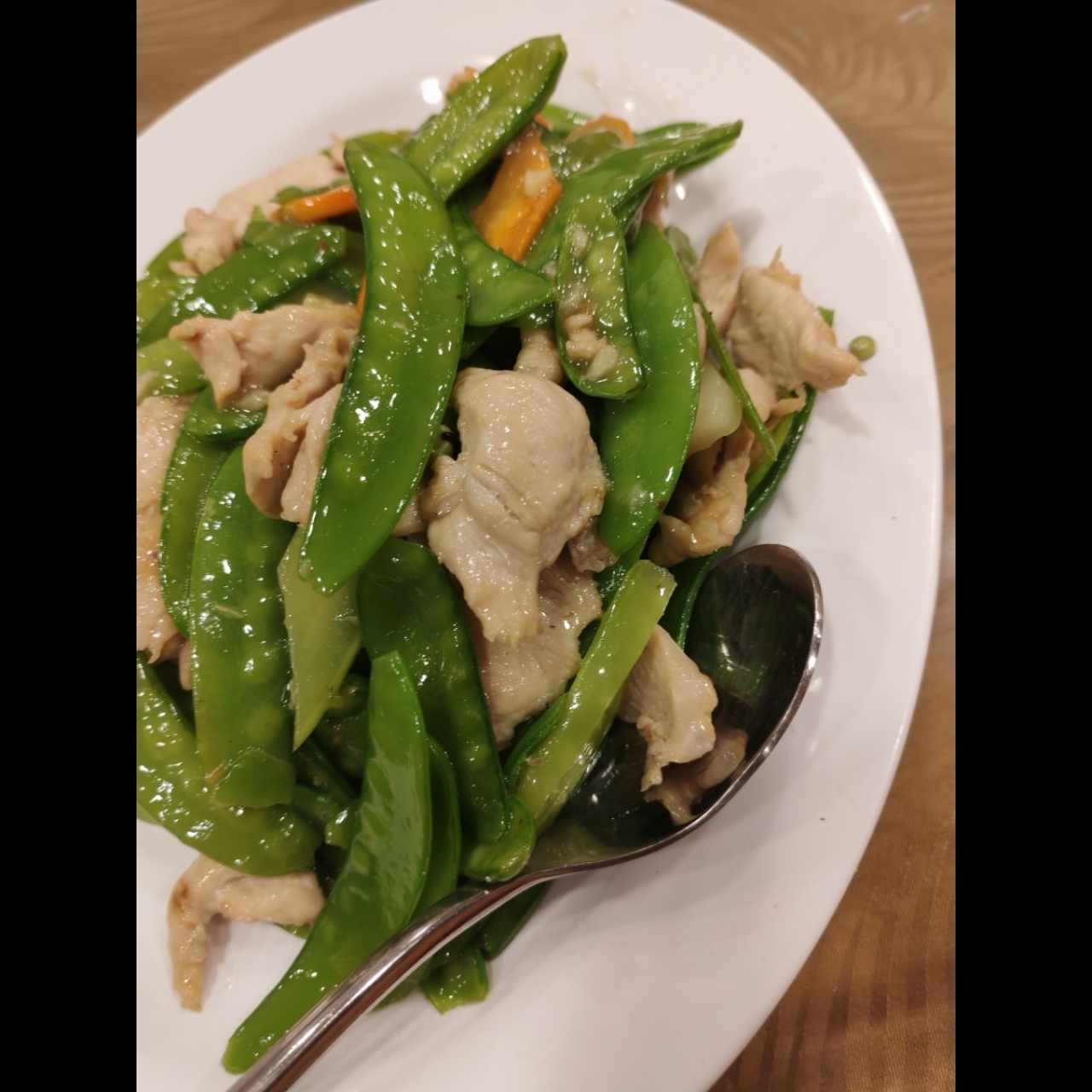 Filete de pollo con holantau 