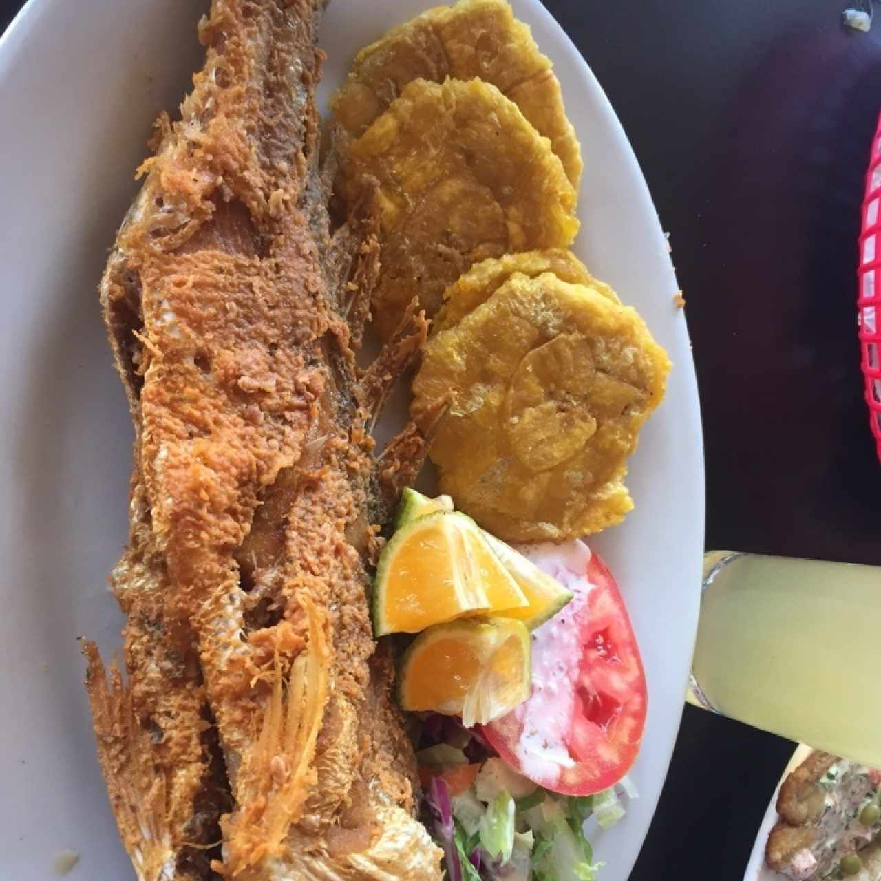 Corvina Apanada con patacones