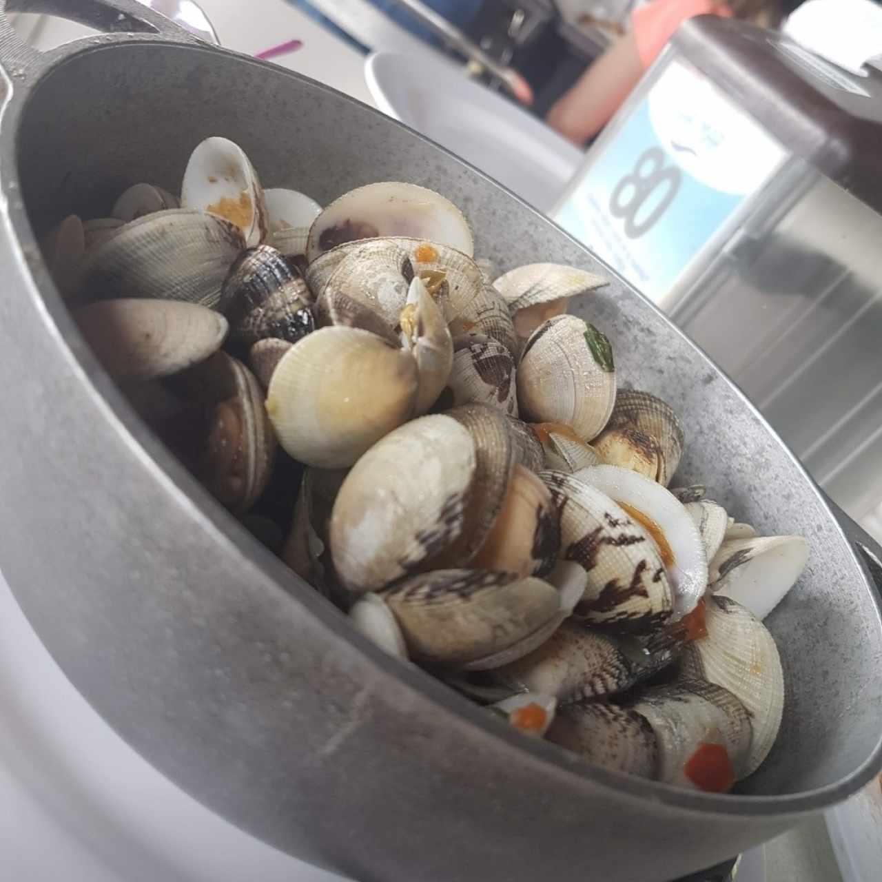 almejas al ajillo