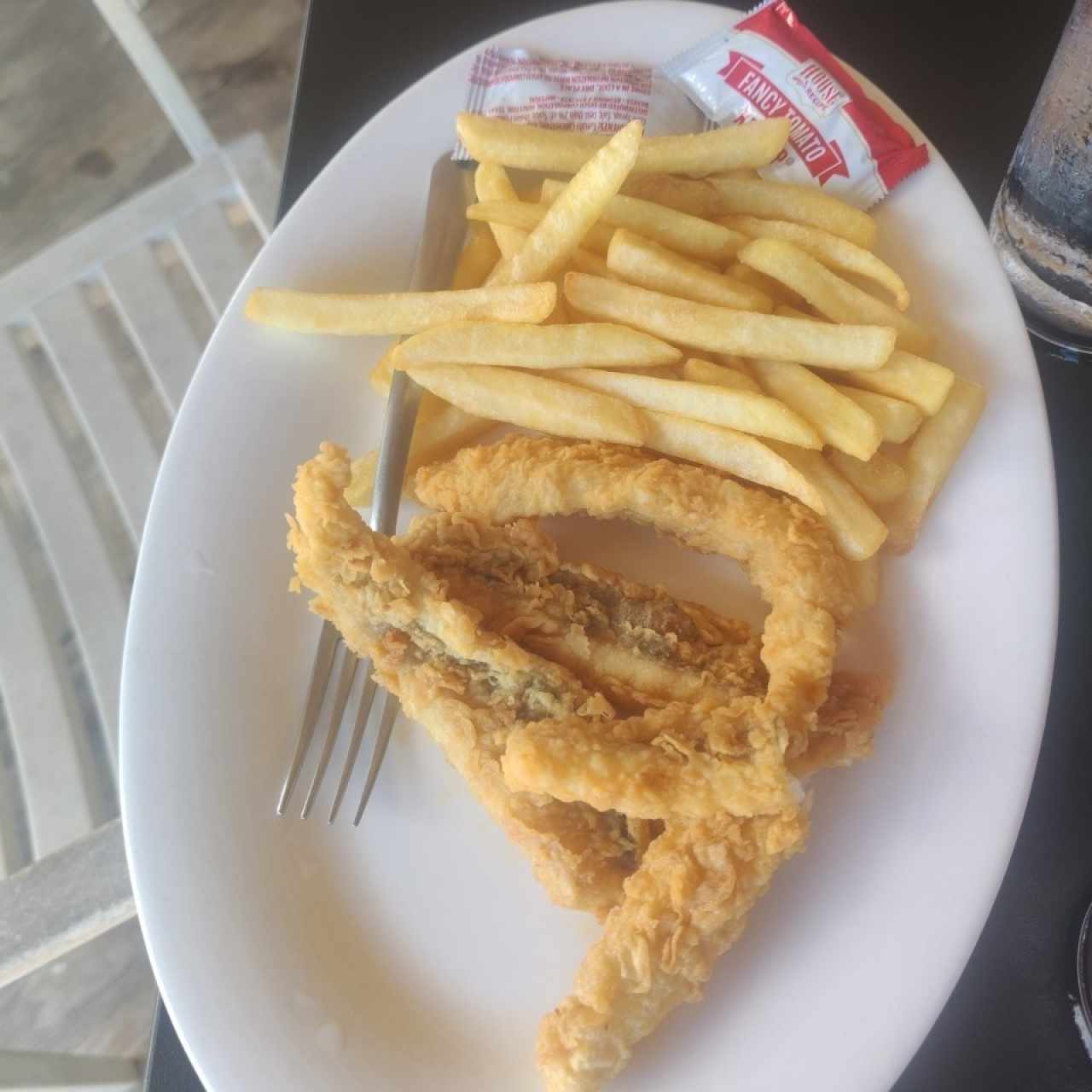DEDITOS DE POLLO O PESCADO CON PAPAS