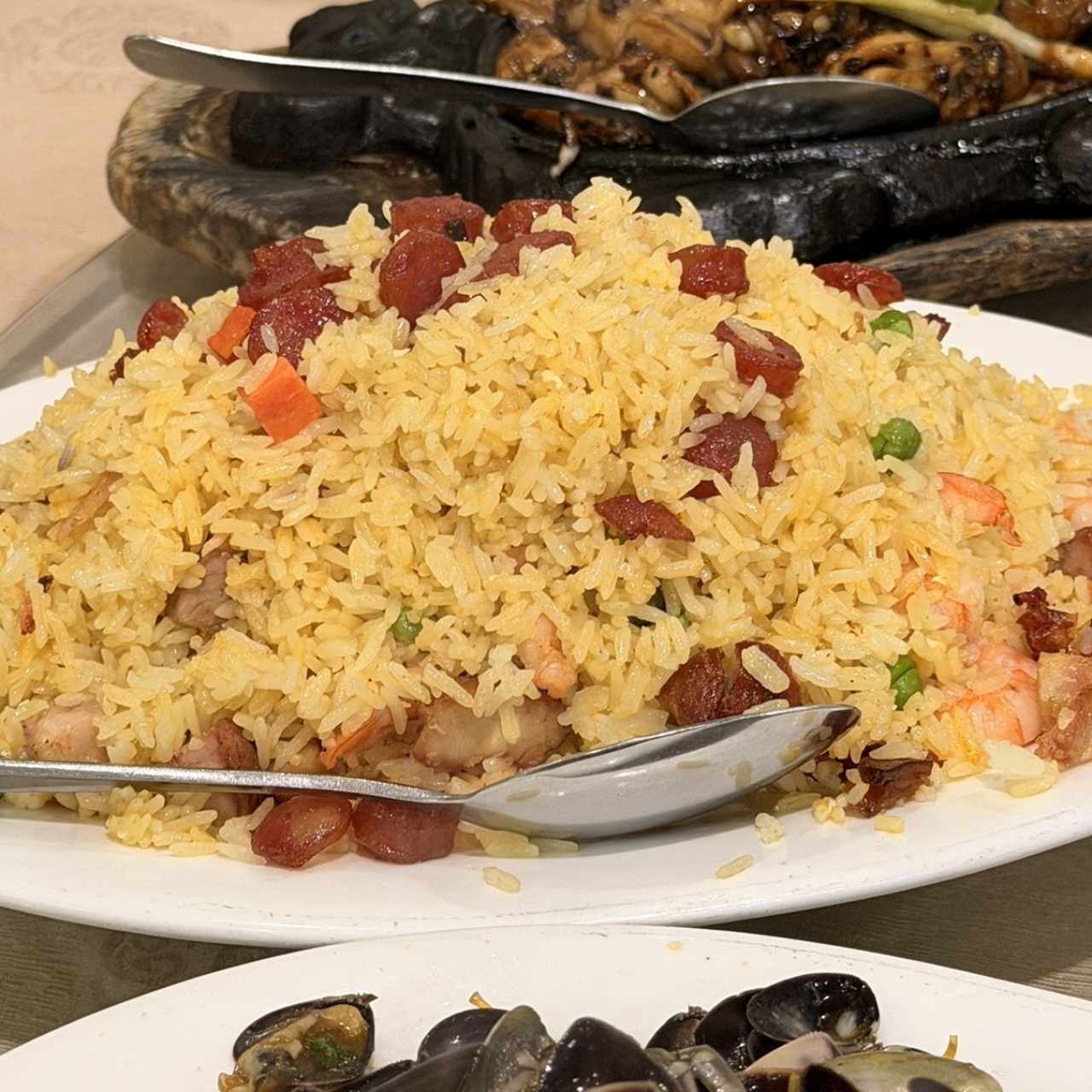 Arroz yon chau con chorizo chino