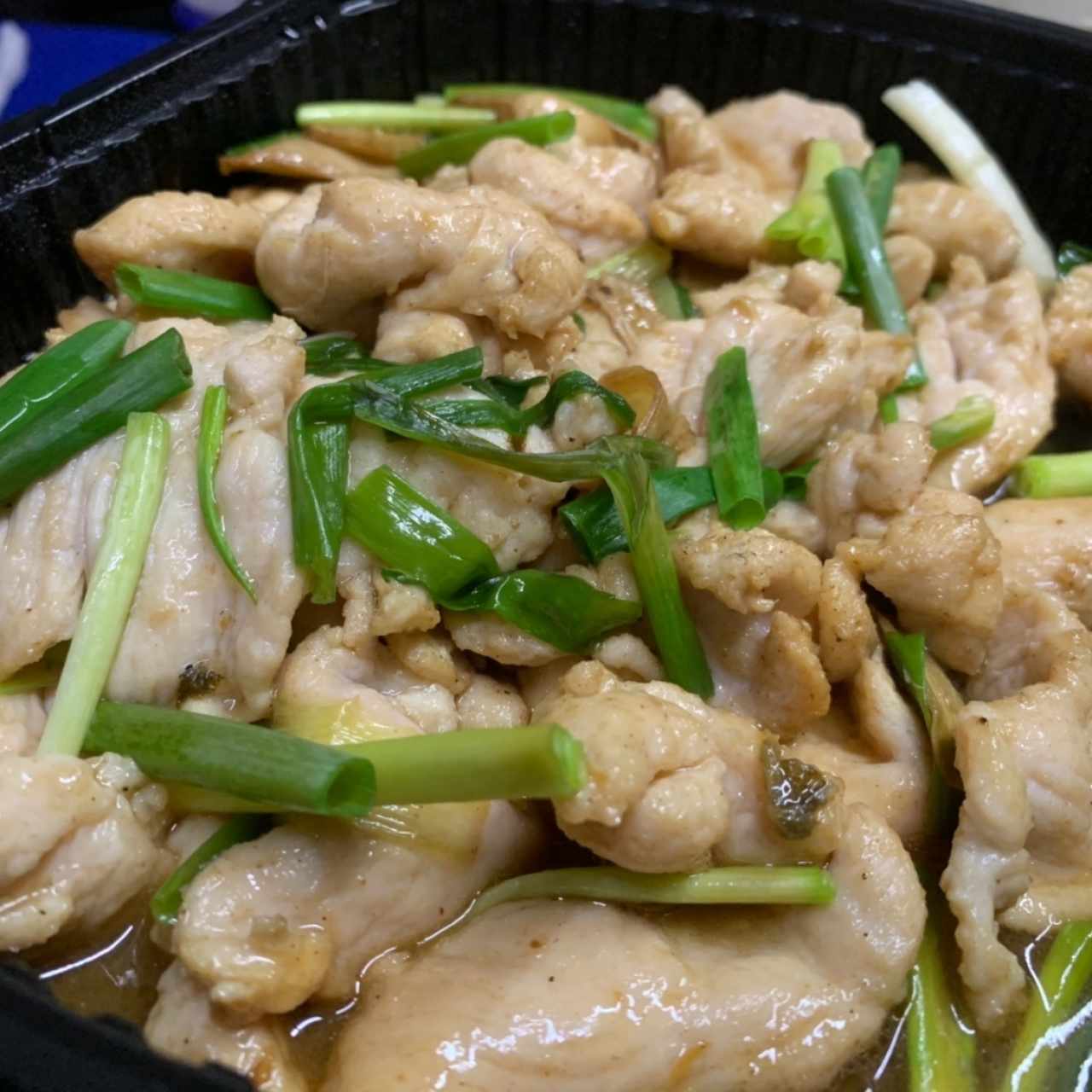 Filete de Pollo con Jengibre y Cebollina