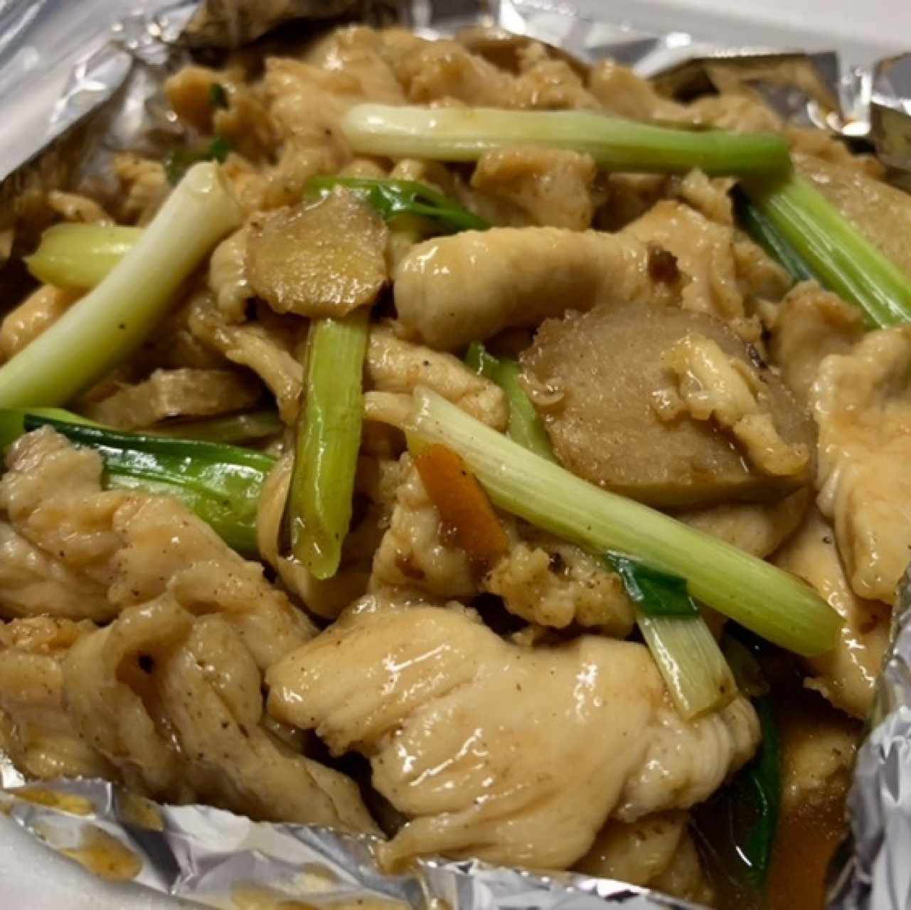Filete de Pollo con Jengibre y Cebollina