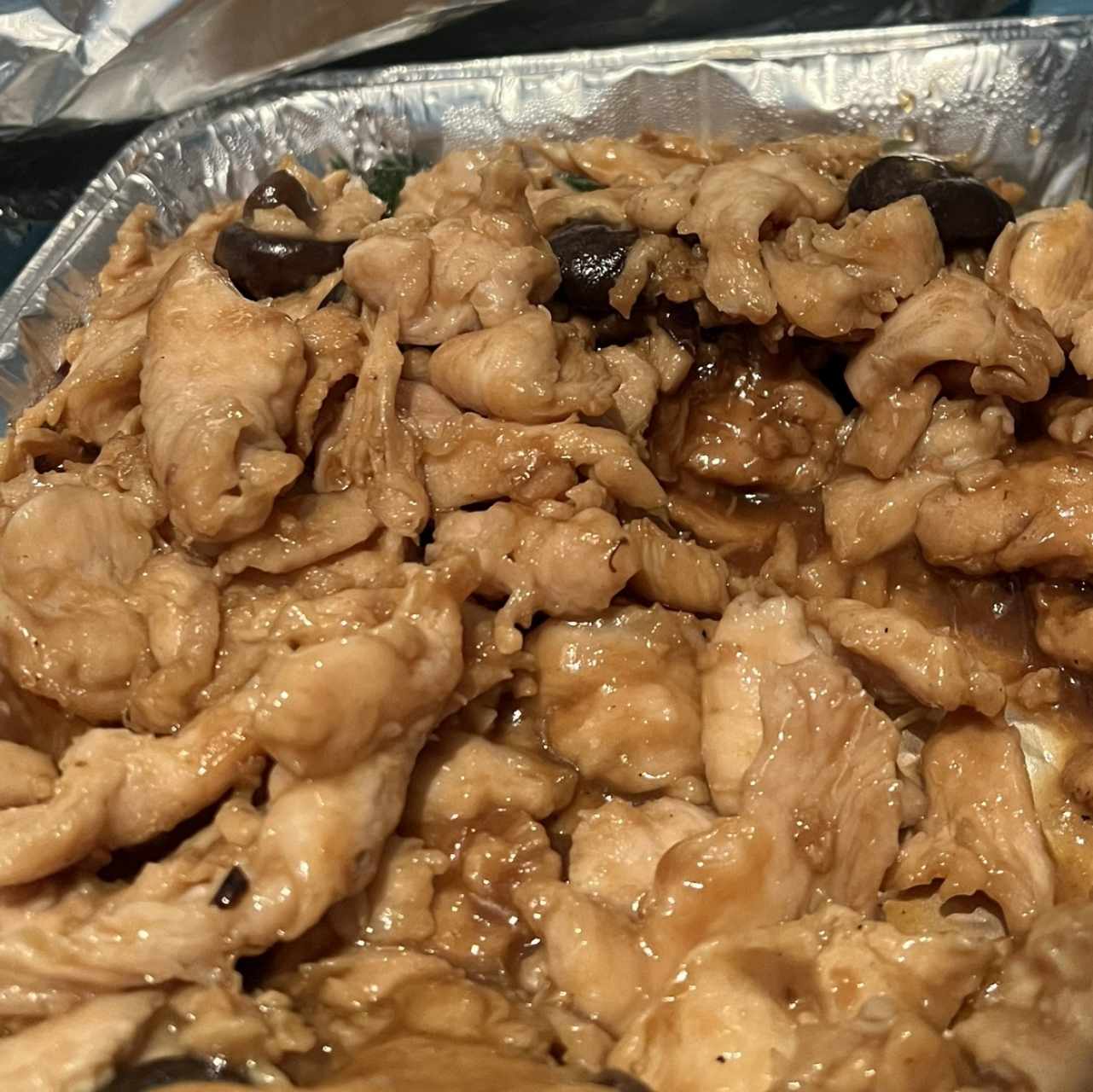 Filete de Pollo con Hongo Chino
