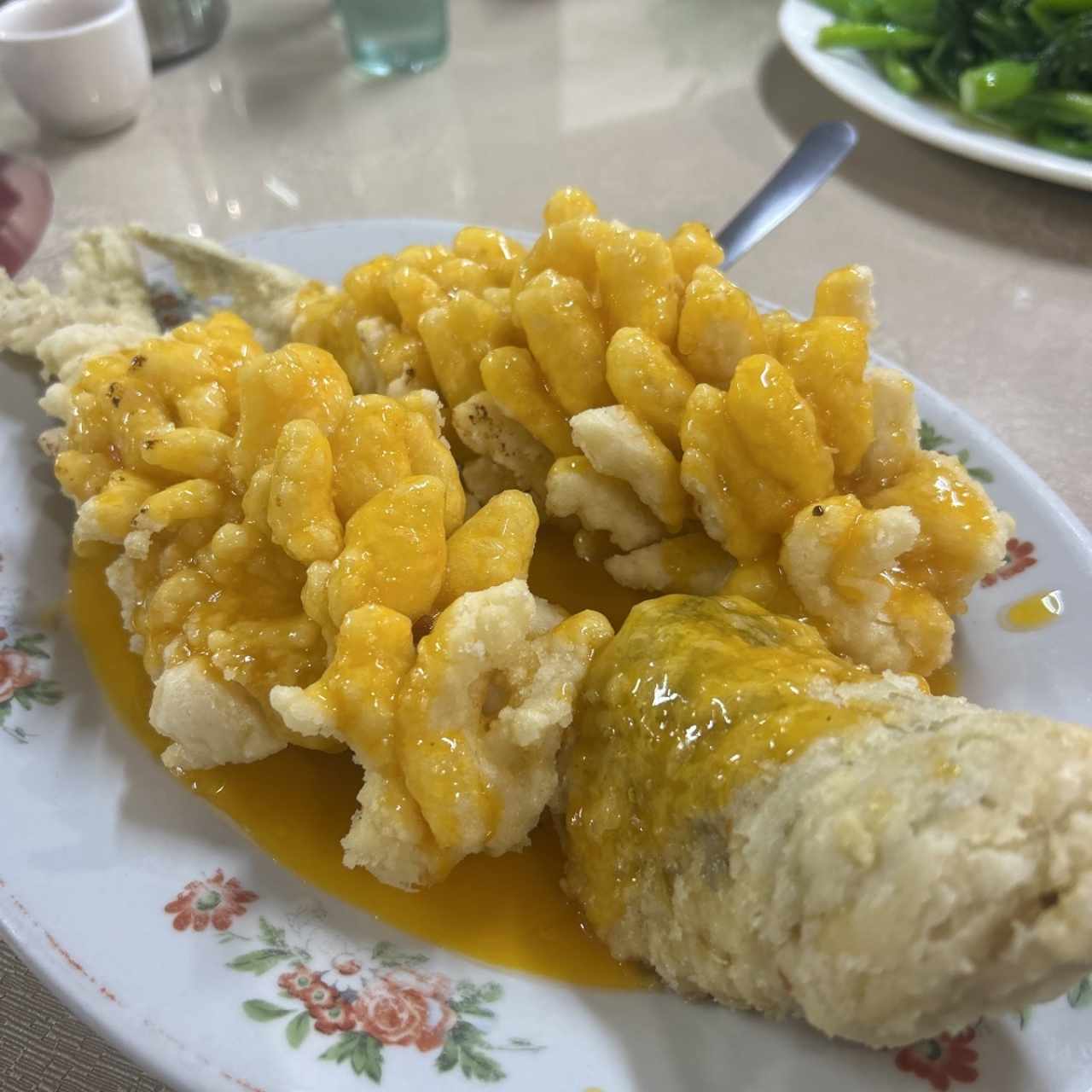 Robalo Racimo de Uvas con Salsa Agridulce