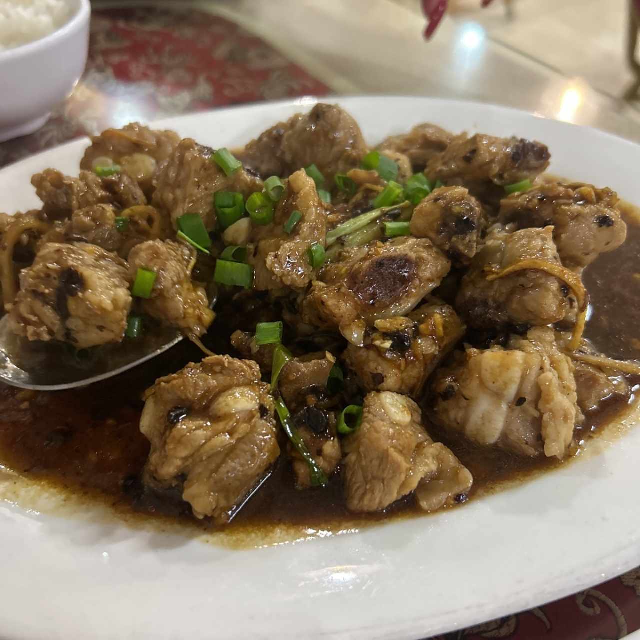 Costilla al Vapor con Salsa de Friojles Negros