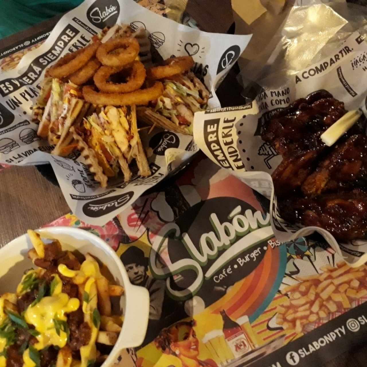 club sandwich, wings bbq , chilli fries