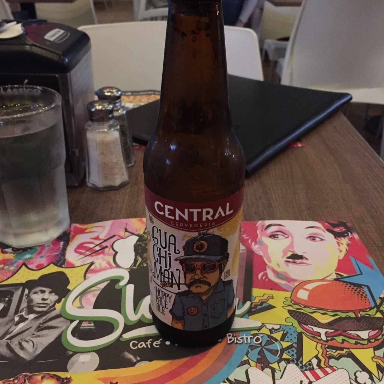 slabon de costa del este cuenta con cervezas artesanales nacionales, Central, clandestina y Rana dorada
