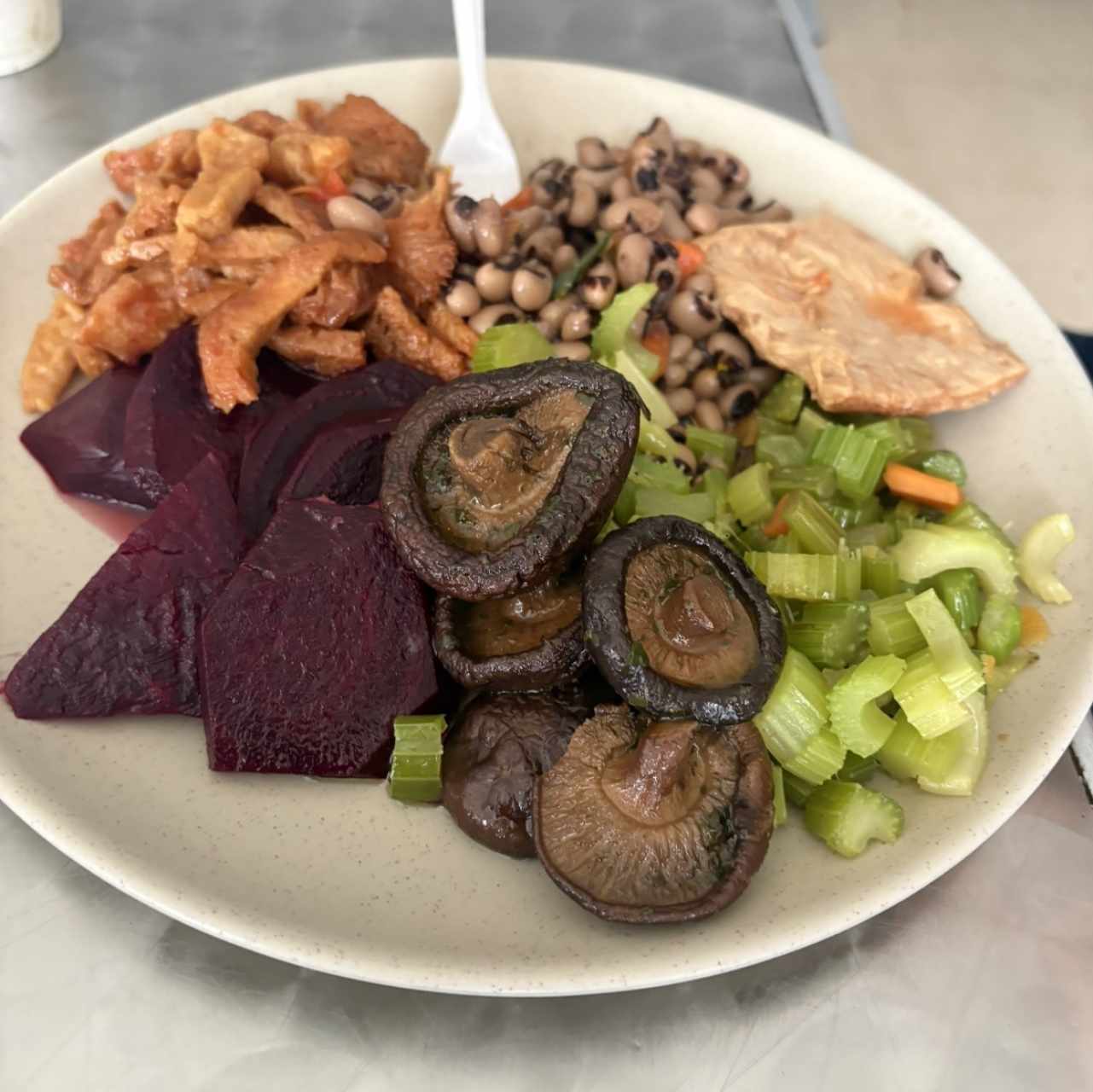 Frijoles, hongos, remolacha.