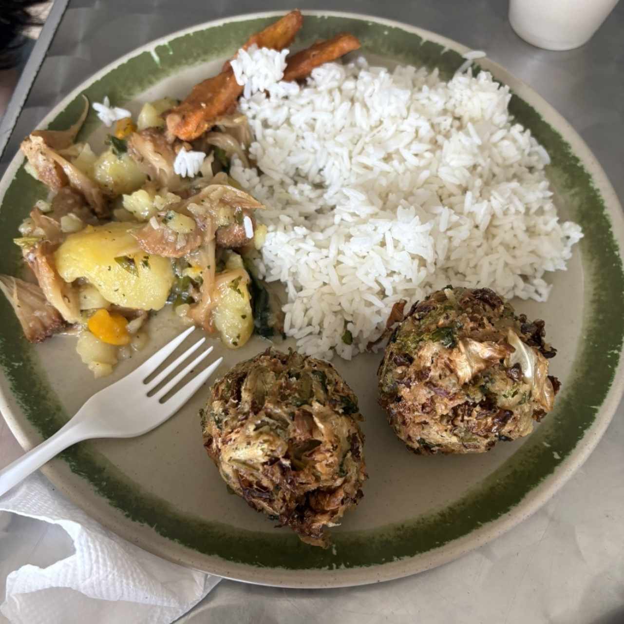 Arroz, bolitas de berro, hongo cabeza de leon
