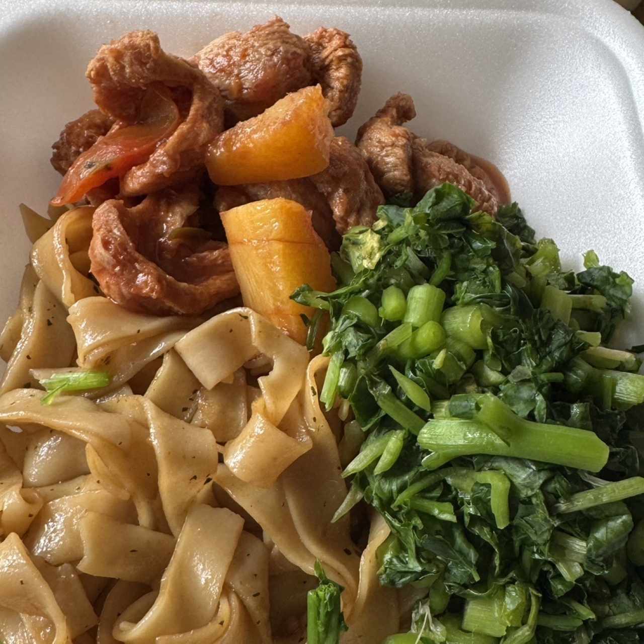 Chow fan, berro y soya agridulce
