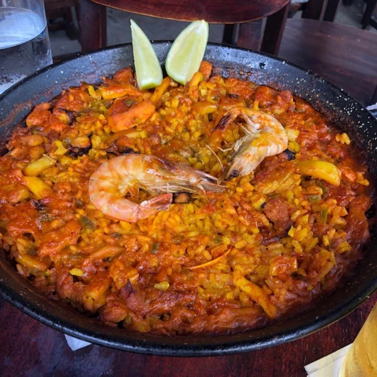 Paella (carne. mariscos o mixta)