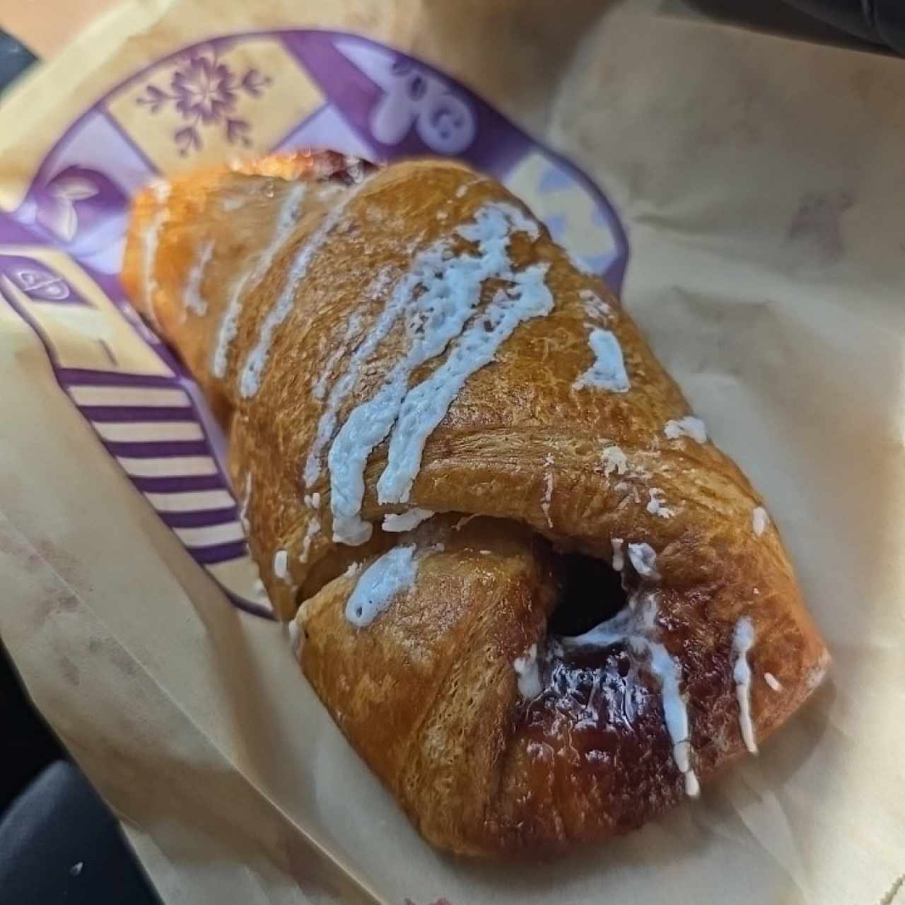 Croissant de Queso Crema y Guayaba