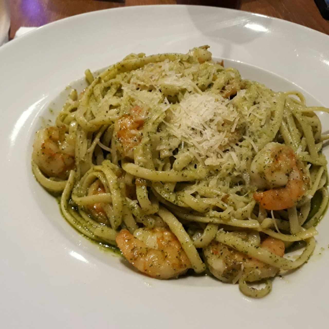 pasta con albahaca y camarones, riquisimos