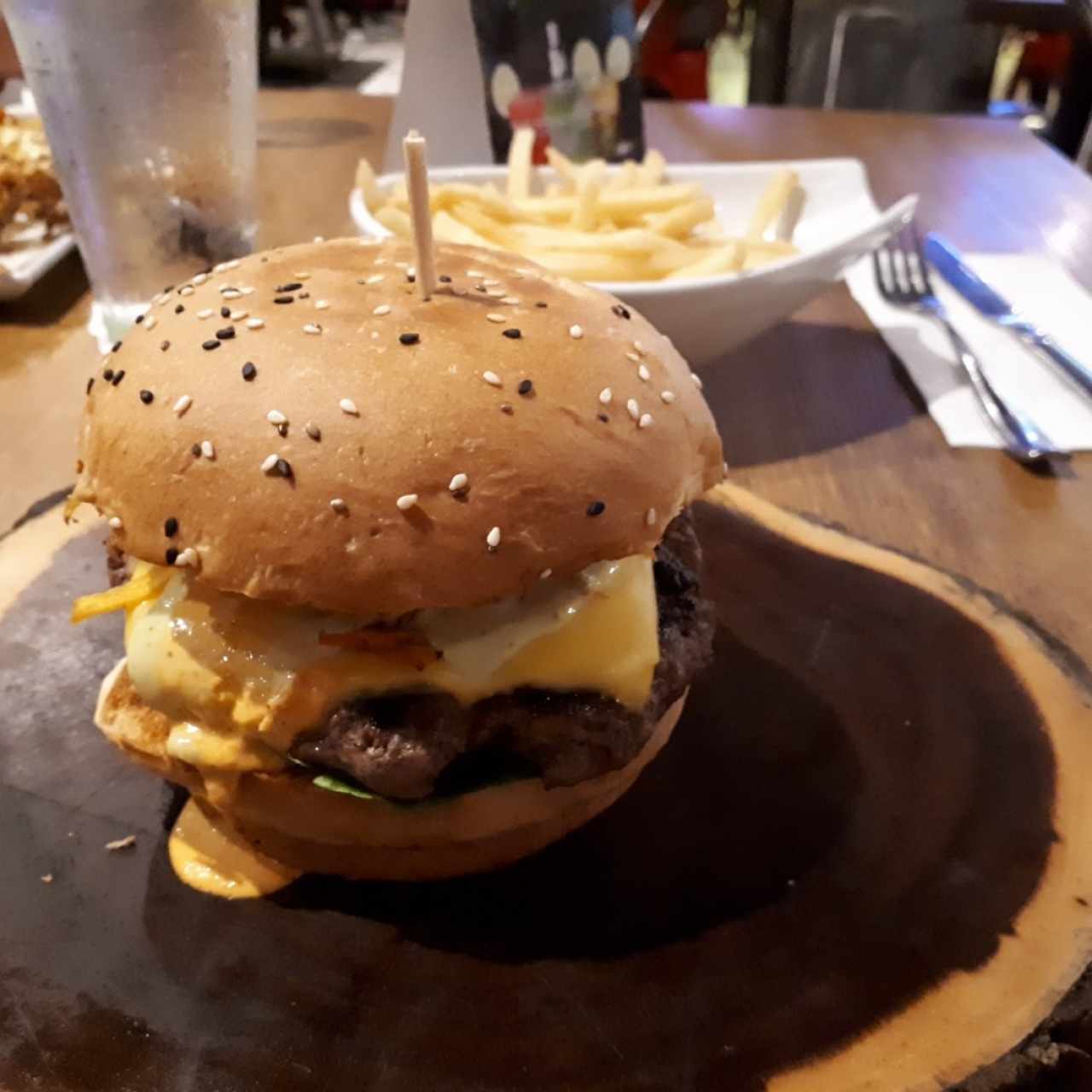 hamburguesa porqui muy buena