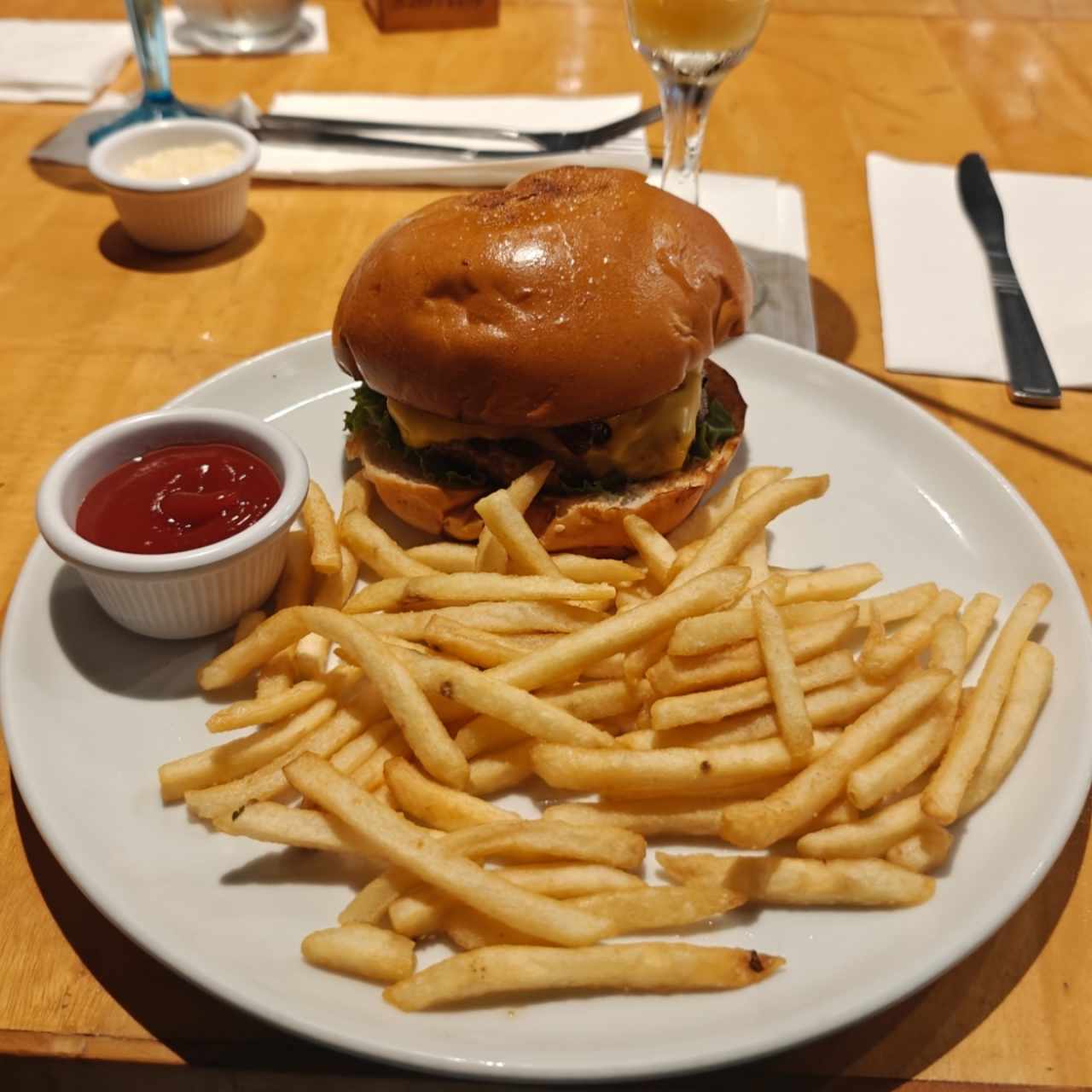 𝗝𝗮𝗰𝗸 𝗗𝗮𝗻𝗶𝗲𝗹'𝘀 𝗕𝘂𝗿𝗴𝗲𝗿