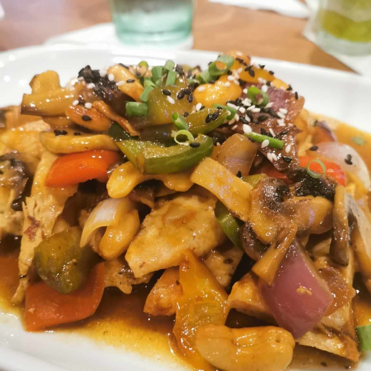 pollo con pepitas de marañon