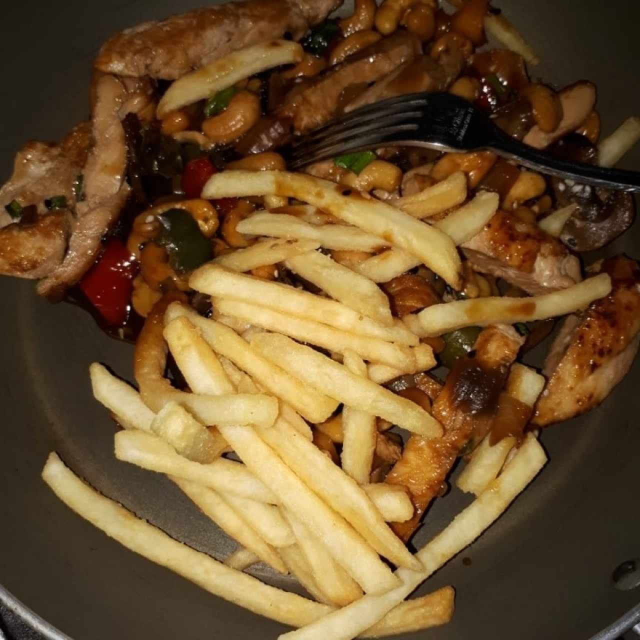 Pollo en salsa de marañon
