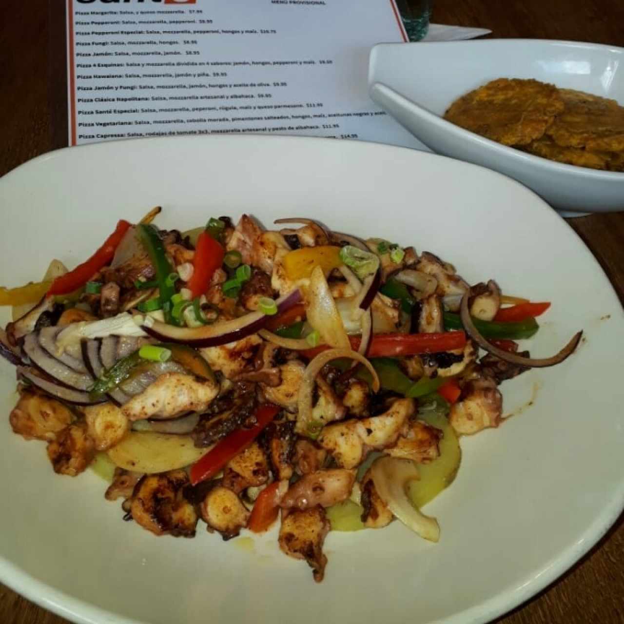 pulpo al carbón con patacones