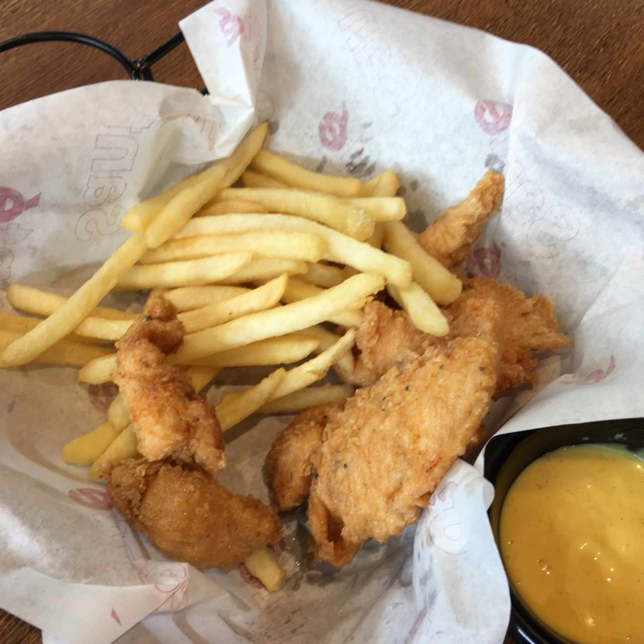 deditos de pollo del menu de niños