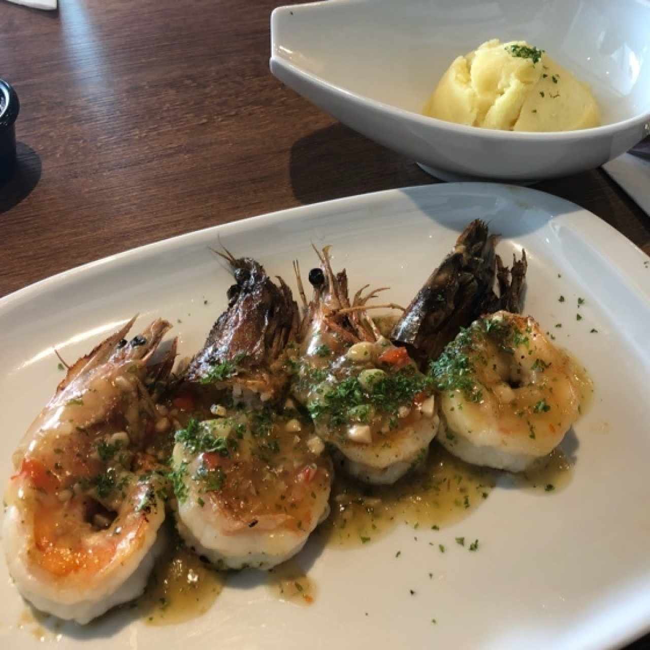 Langostinos al ajillo 