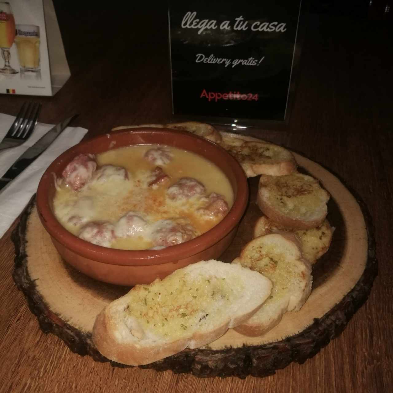 Queso Fundido Con Chorizo