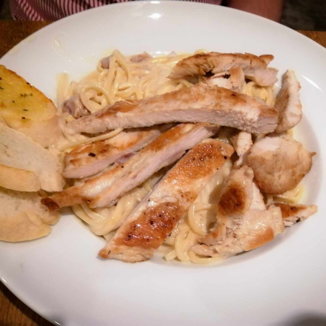 pasta a la carbonara con pollo