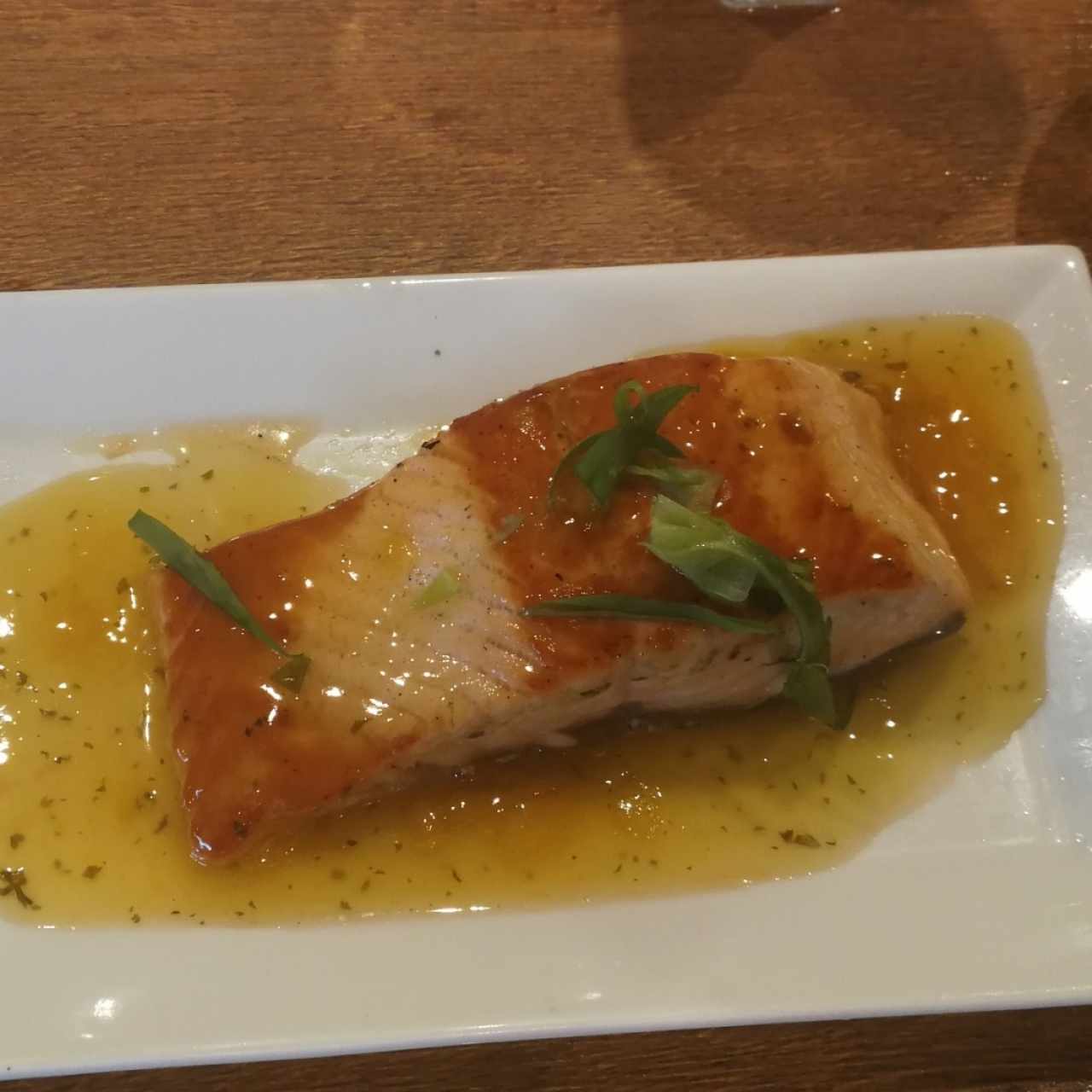 salmón con salsa de naranja