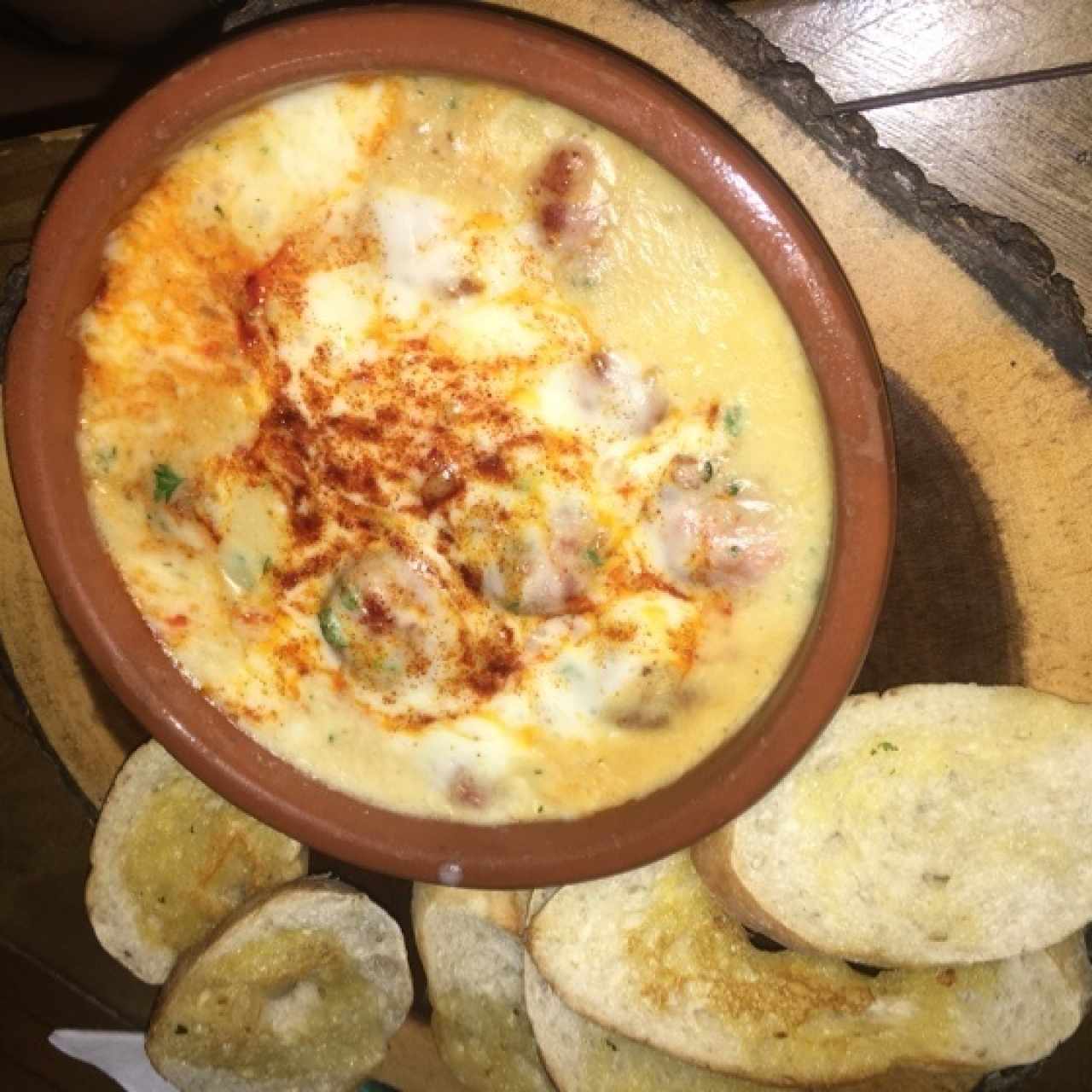 queso con chorizo
