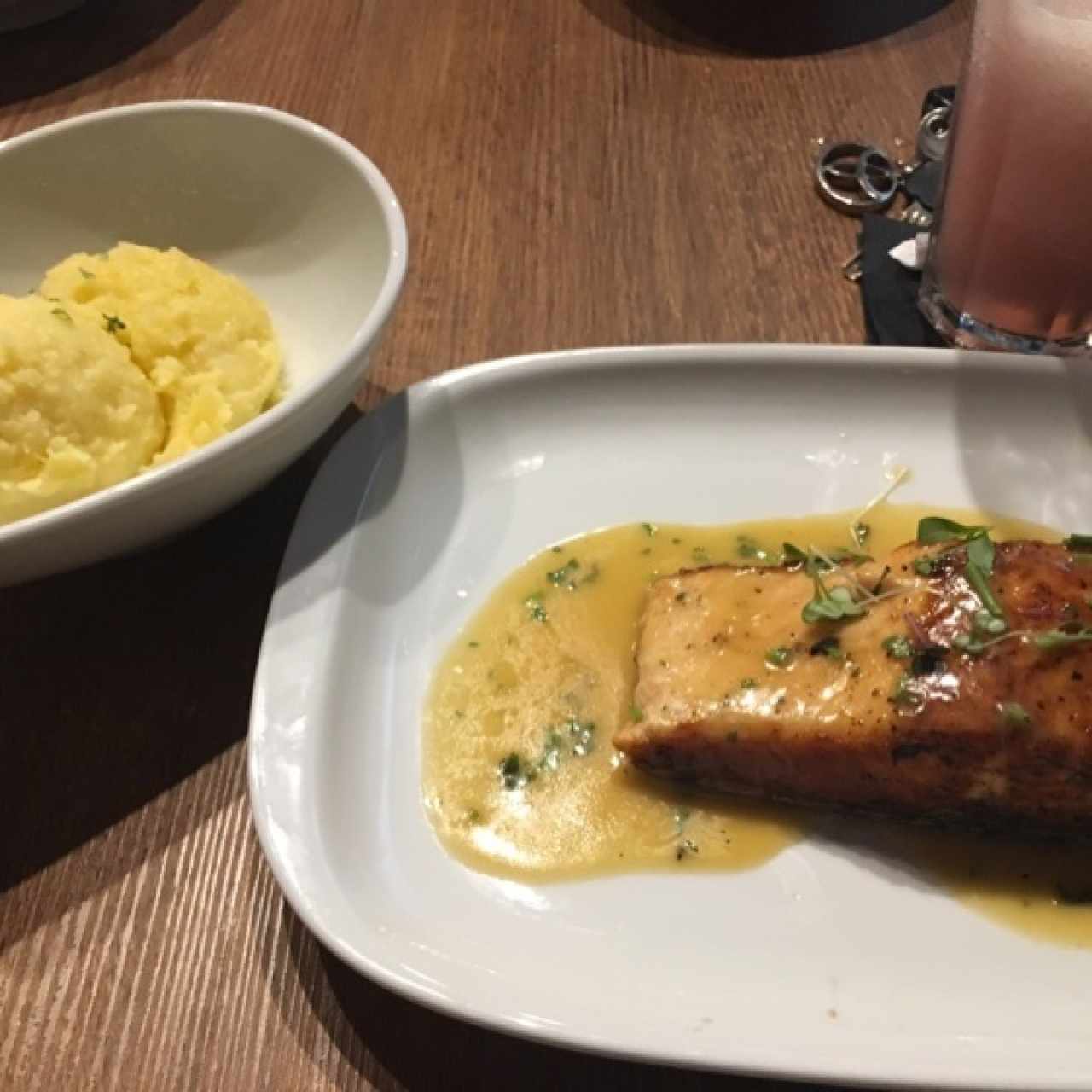 salmón en salsa de naranja