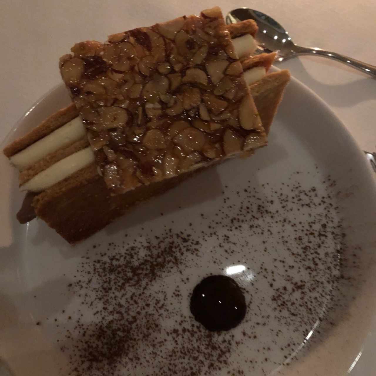 Crocantine, montando como una milhojas con crema de gianduia